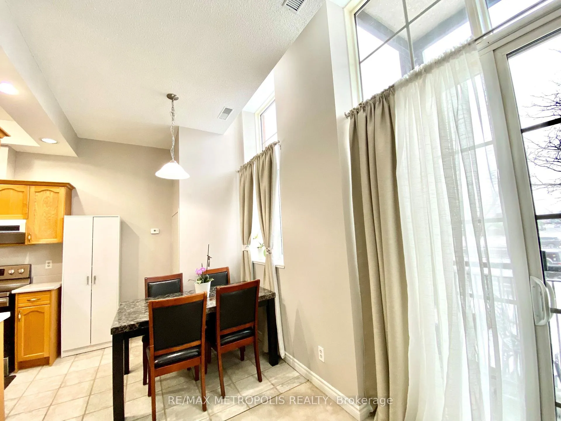 Photo 7 of Unit 210, 262 Dundas Street E, Hamilton, Waterdown — HOMEH