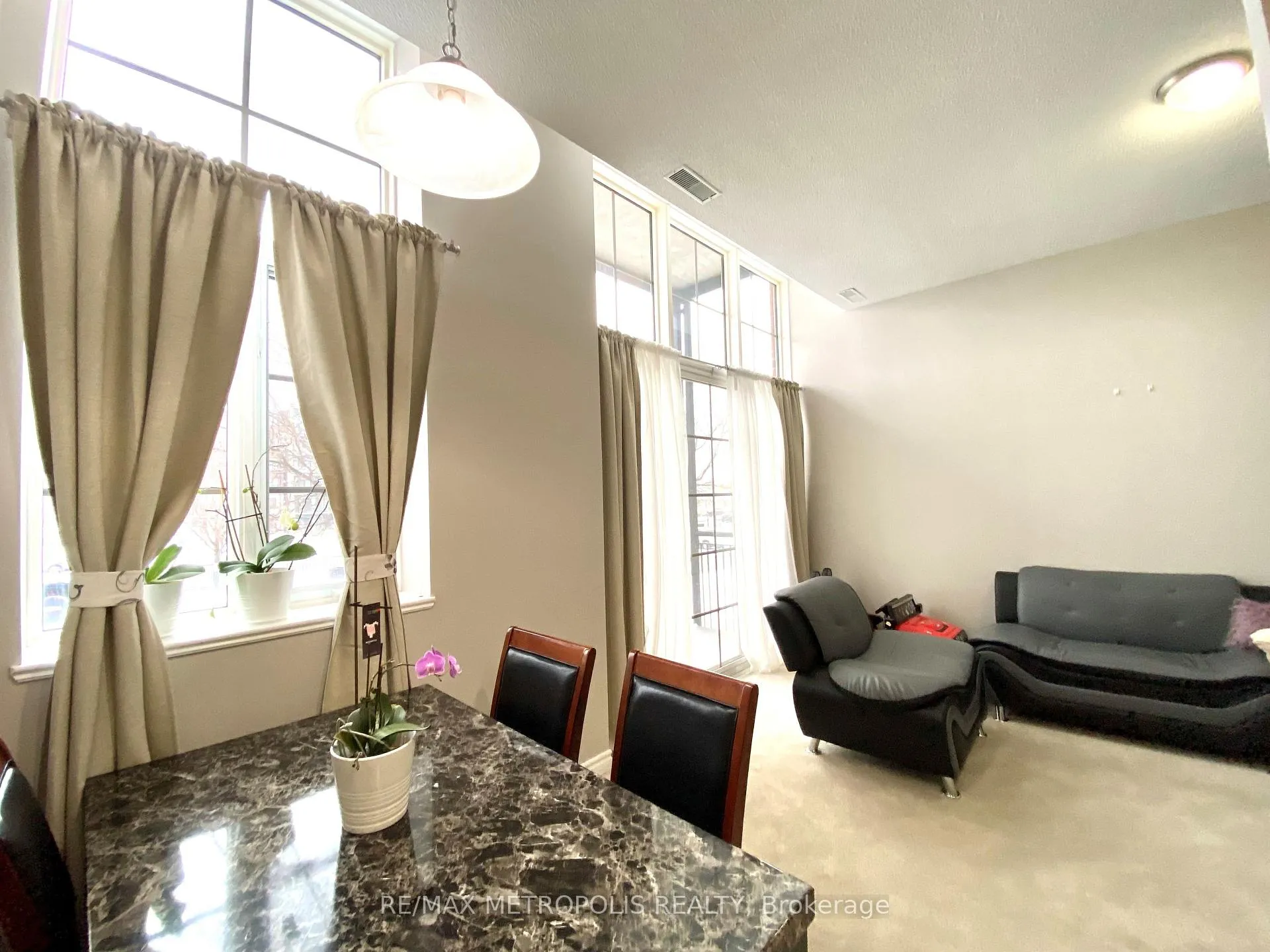 Photo 8 of Unit 210, 262 Dundas Street E, Hamilton, Waterdown — HOMEH
