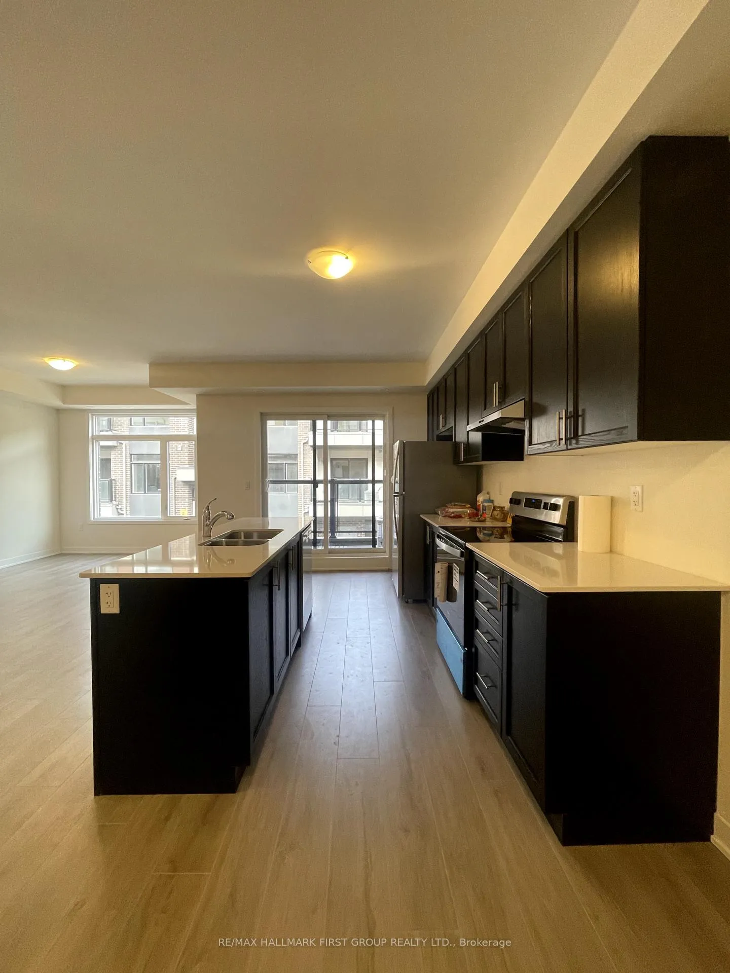 Photo 8 of Unit 1007, 1695 Dersan Street, Pickering, Duffin Heights — HOMEH