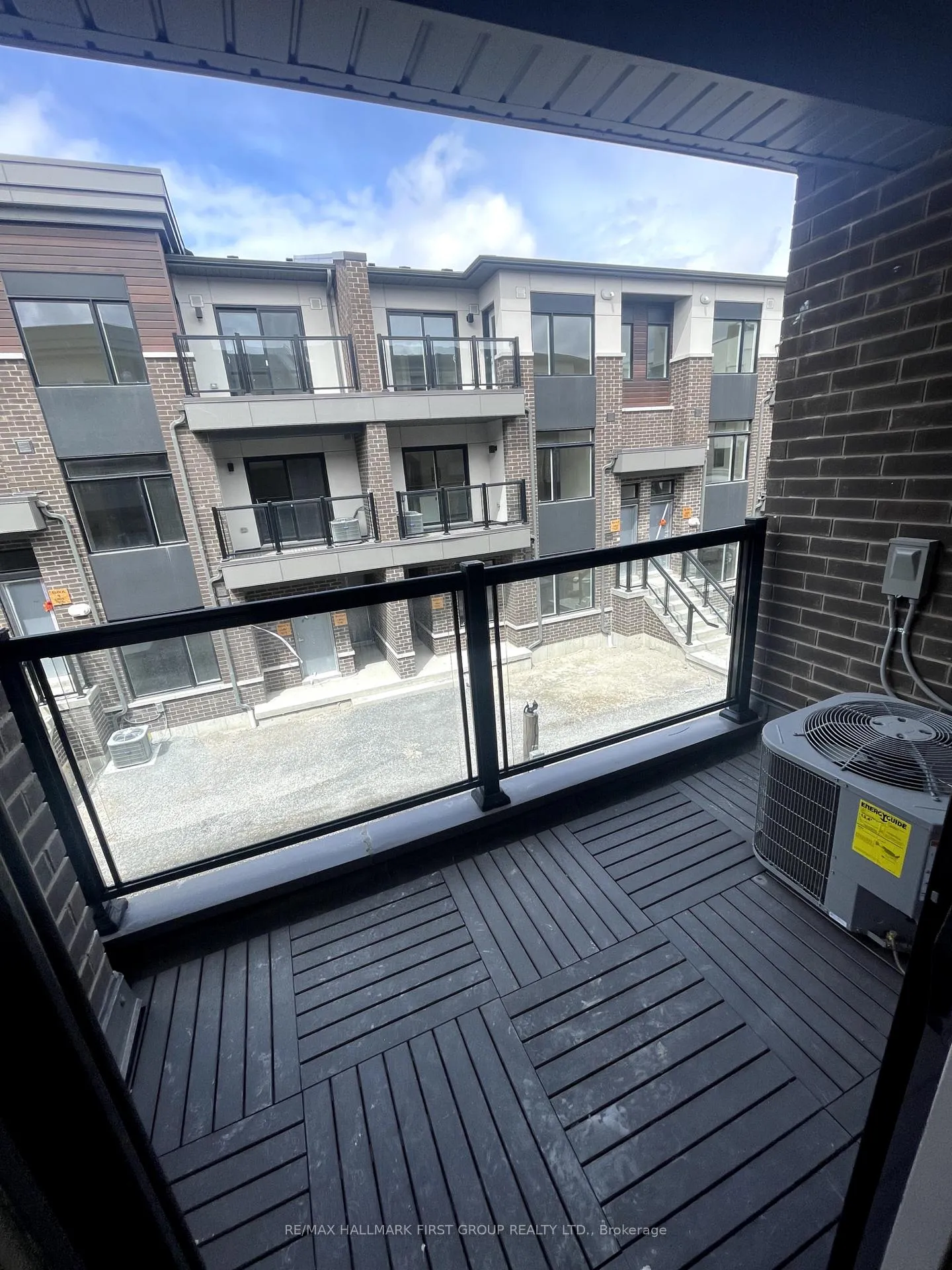 Photo 10 of Unit 1007, 1695 Dersan Street, Pickering, Duffin Heights — HOMEH