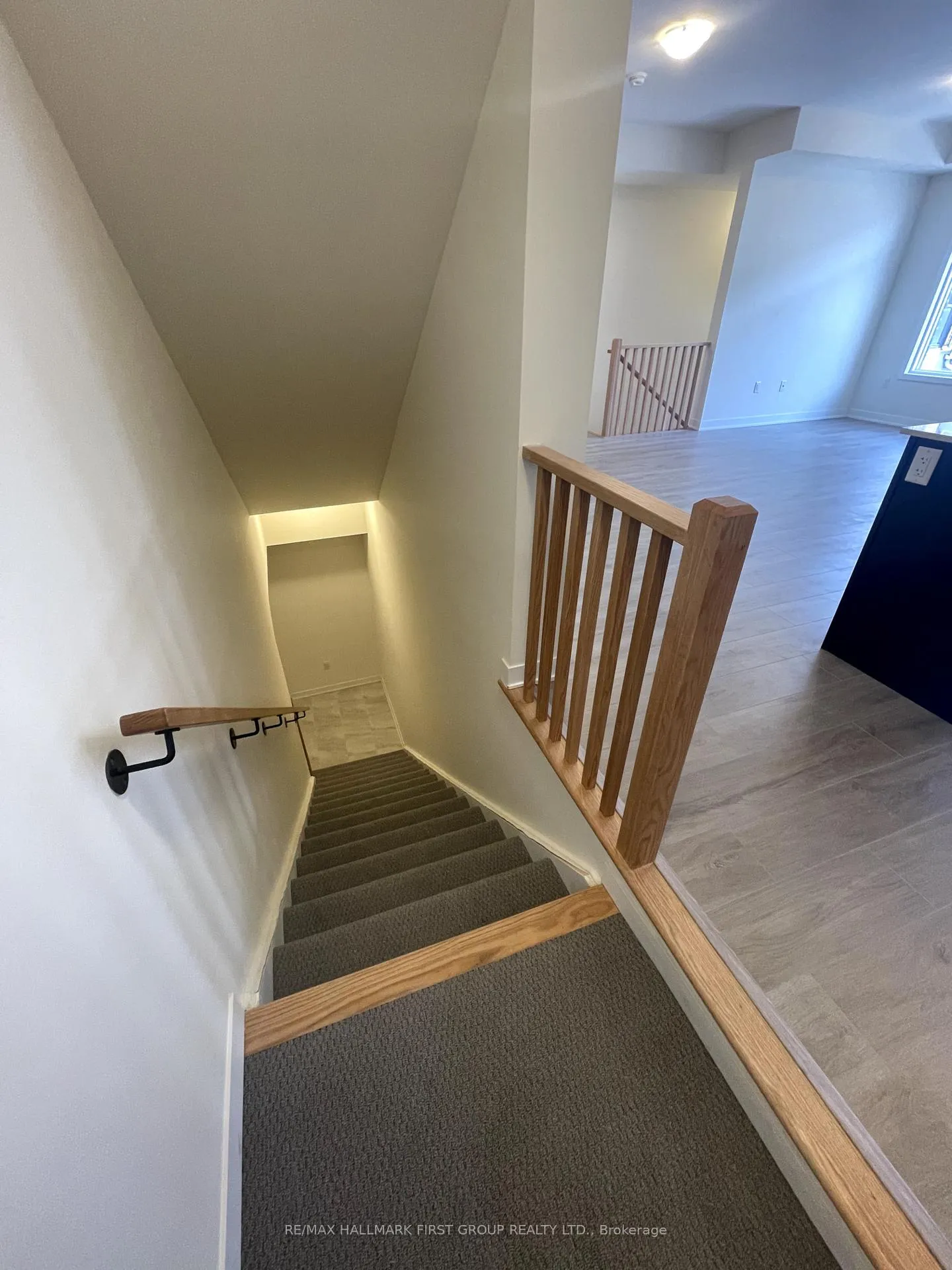Photo 12 of Unit 1007, 1695 Dersan Street, Pickering, Duffin Heights — HOMEH