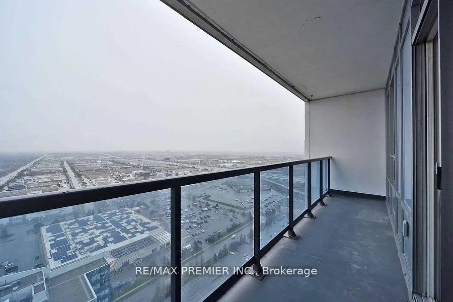 Photo 4 of Unit LP 4, 3600 Highway 7 Road, Vaughan, Vaughan Corporate Centre — HOMEH