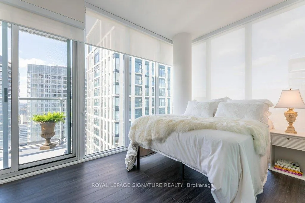 Photo 10 of Unit 3612, 195 Redpath Avenue, Toronto, Mount Pleasant West — HOMEH