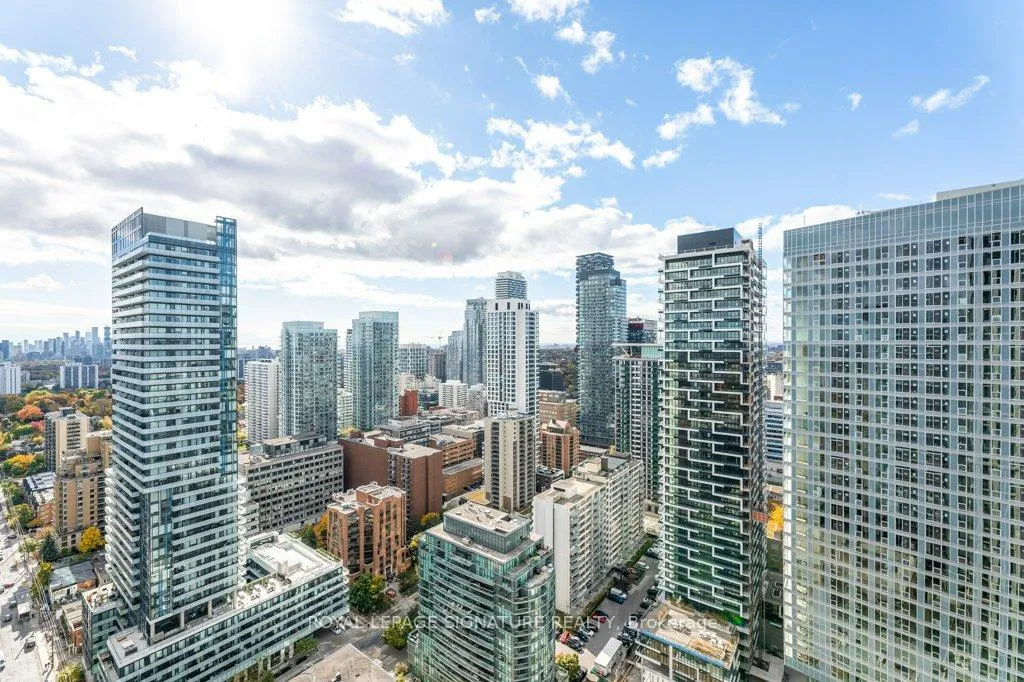 Photo 15 of Unit 3612, 195 Redpath Avenue, Toronto, Mount Pleasant West — HOMEH