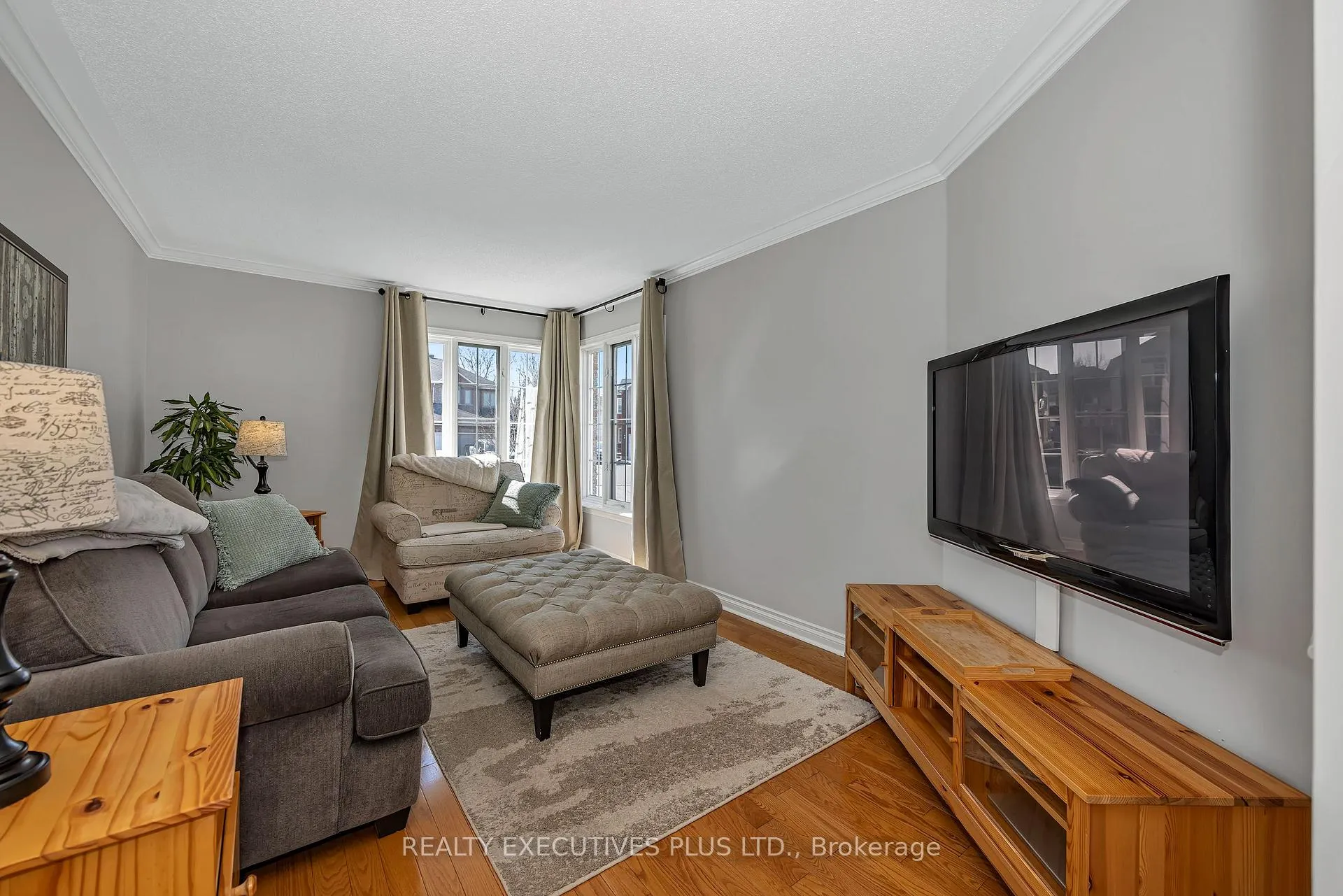 Photo 6 of 1611 Marley Crescent, Ottawa, Carson Grove — HOMEH