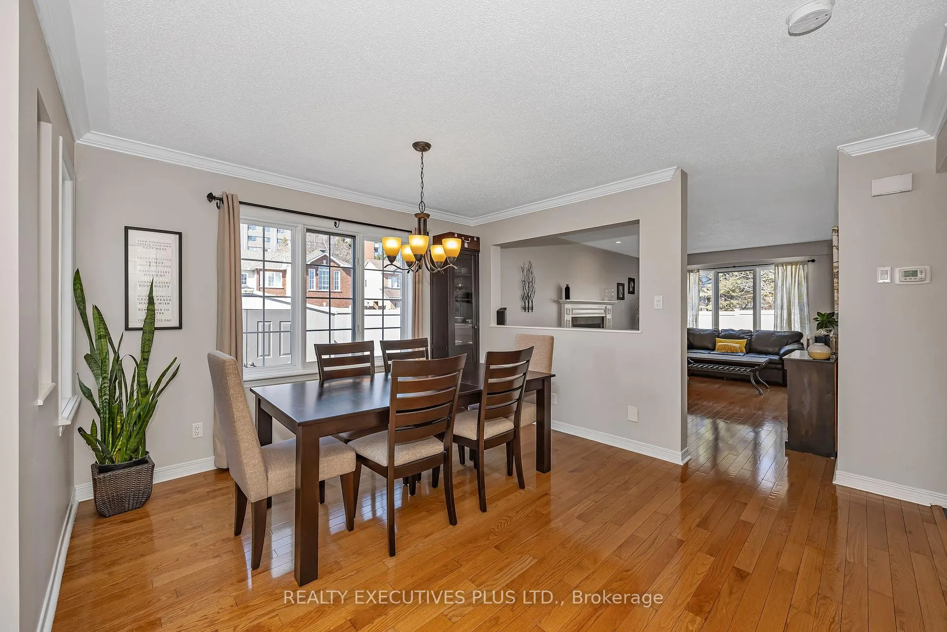 Photo 8 of 1611 Marley Crescent, Ottawa, Carson Grove — HOMEH
