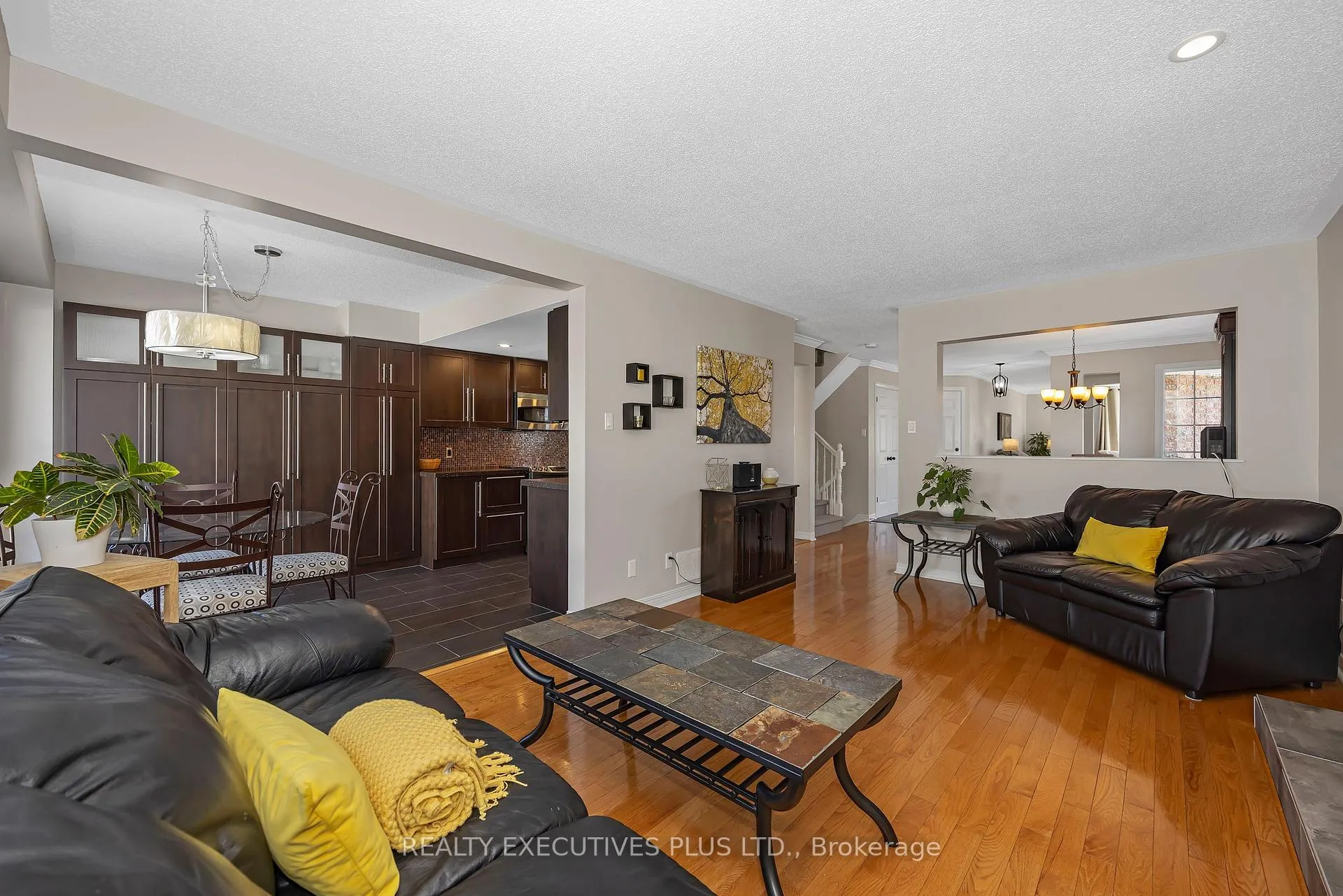 Photo 11 of 1611 Marley Crescent, Ottawa, Carson Grove — HOMEH