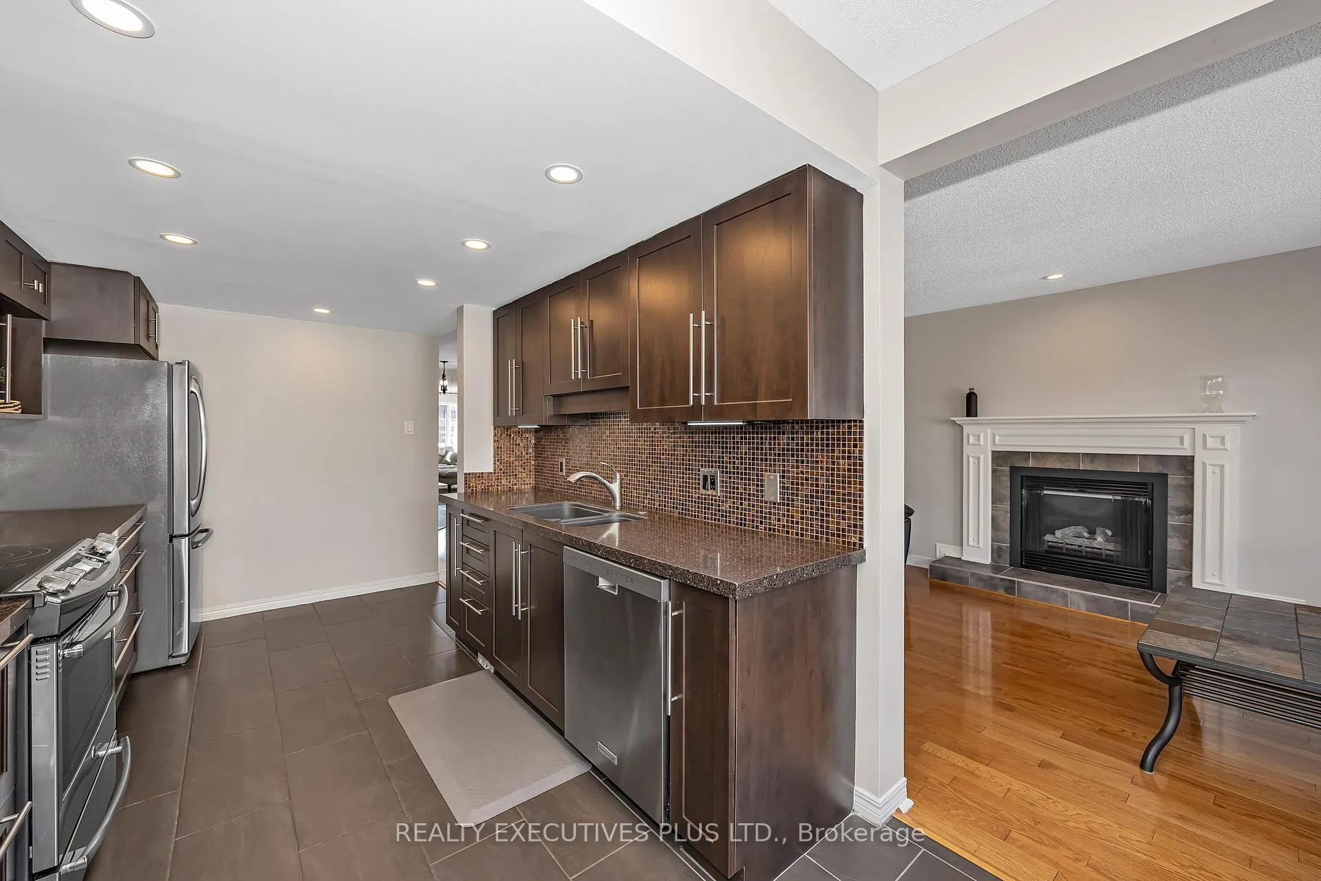 Photo 13 of 1611 Marley Crescent, Ottawa, Carson Grove — HOMEH