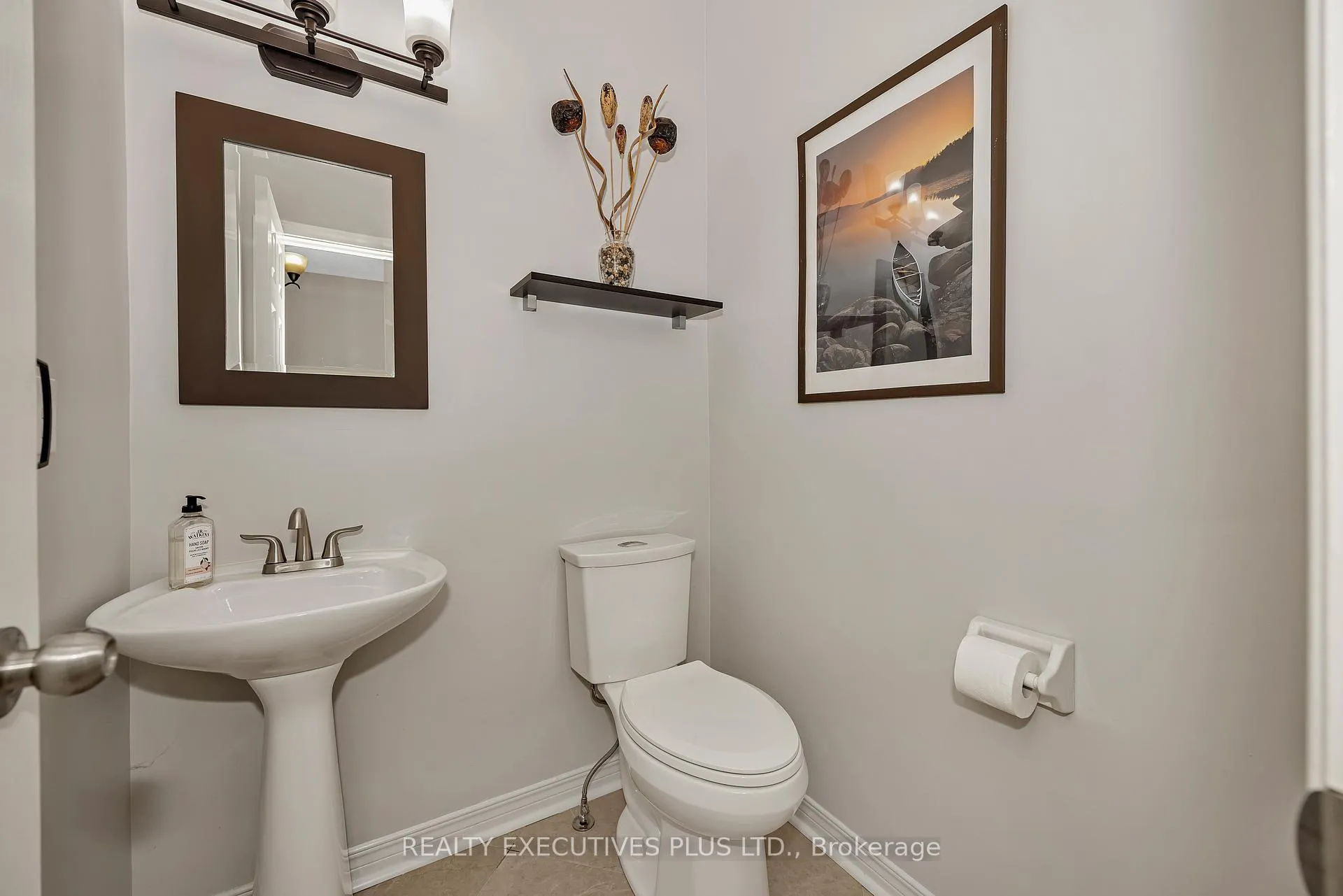 Photo 17 of 1611 Marley Crescent, Ottawa, Carson Grove — HOMEH
