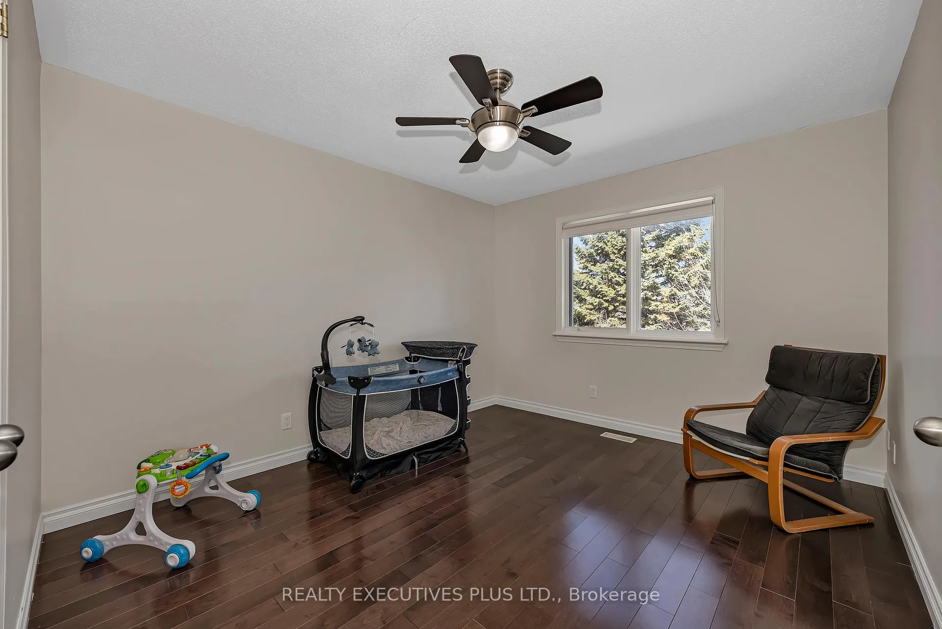 Photo 25 of 1611 Marley Crescent, Ottawa, Carson Grove — HOMEH