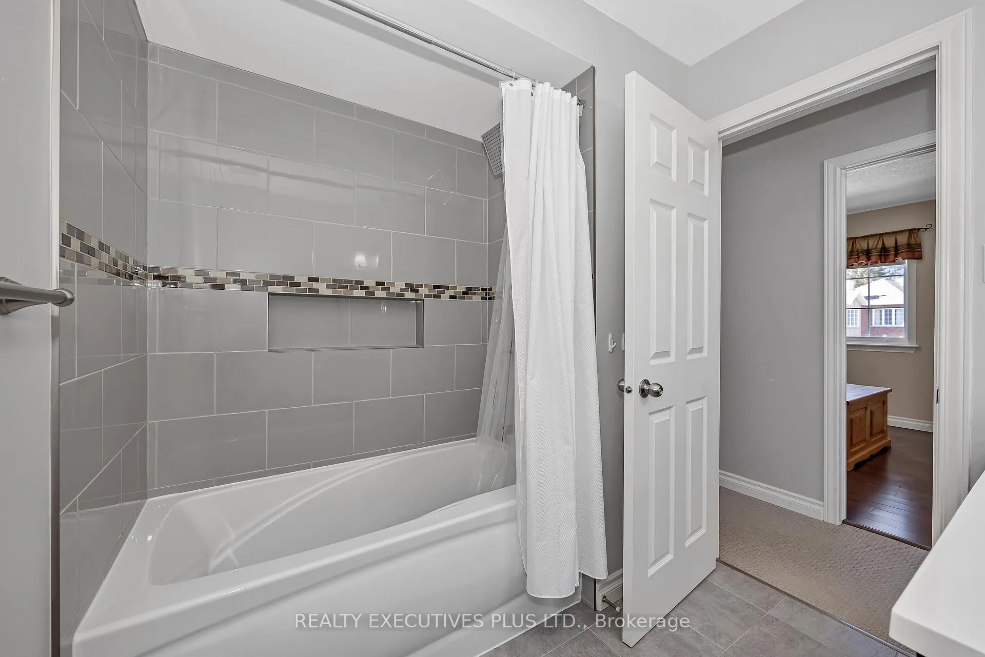 Photo 28 of 1611 Marley Crescent, Ottawa, Carson Grove — HOMEH