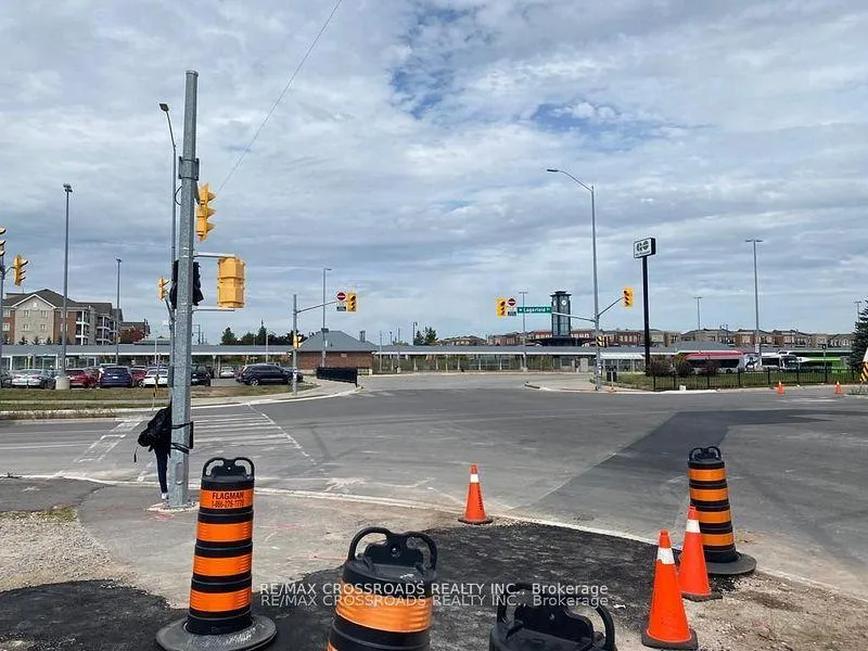 Photo 18 of Unit 210, 10 Lagerfeld Drive, Brampton, Credit Valley — HOMEH