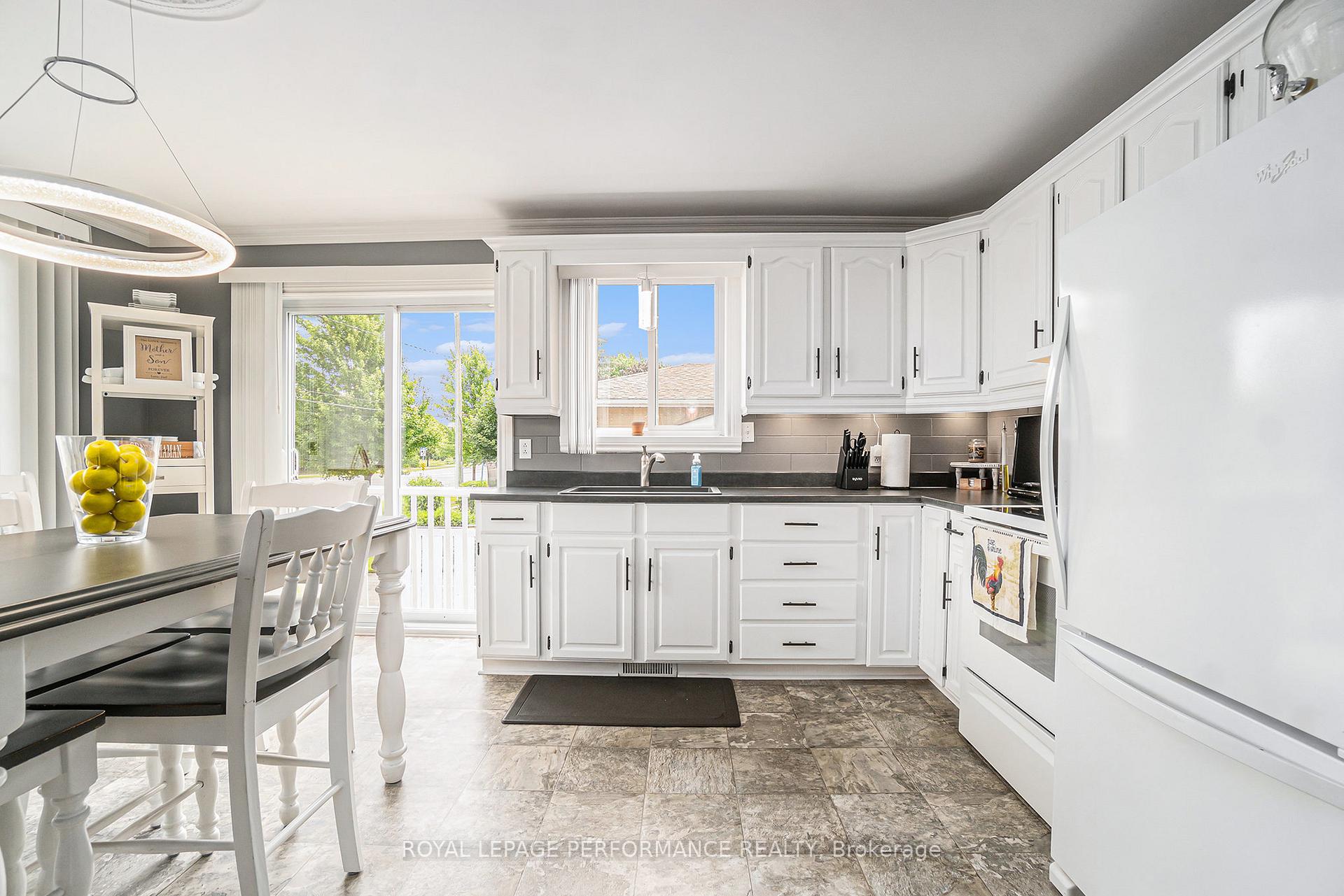 Photo 11 of 1812 Brookdale Avenue, Cornwall — HOMEH