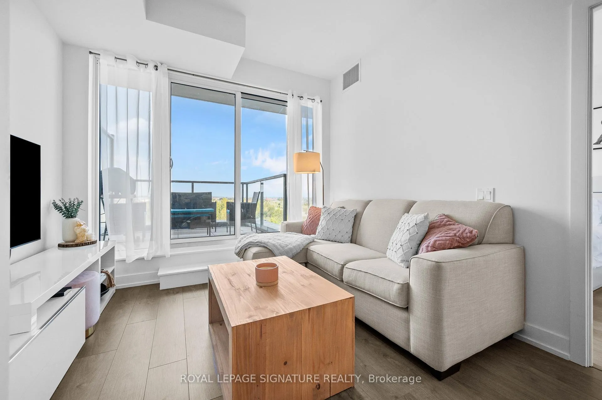 Photo 4 of Unit 405, 215 Veterans Drive, Brampton, Northwest Brampton — HOMEH