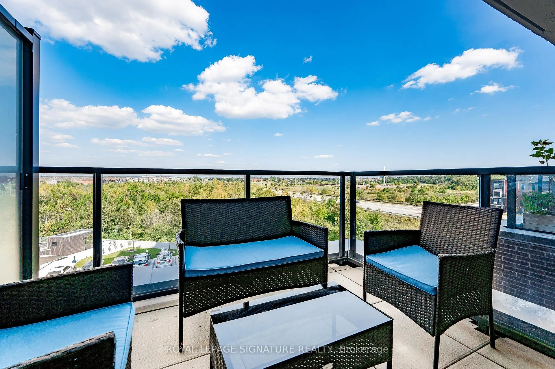 Photo 5 of Unit 405, 215 Veterans Drive, Brampton, Northwest Brampton — HOMEH