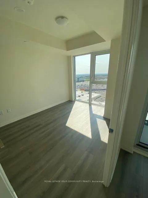 Photo 9 of Unit 1519, 9000 Jane Street, Vaughan, Concord — HOMEH