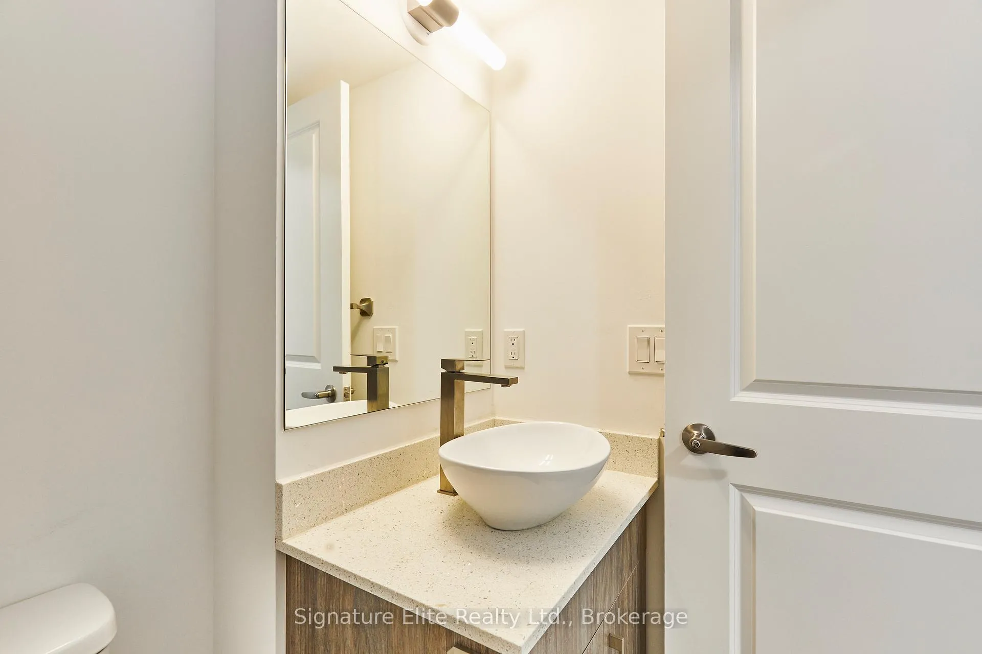 Photo 19 of Unit 202, 45 Connaught Avenue, Toronto, Greenwood-Coxwell — HOMEH