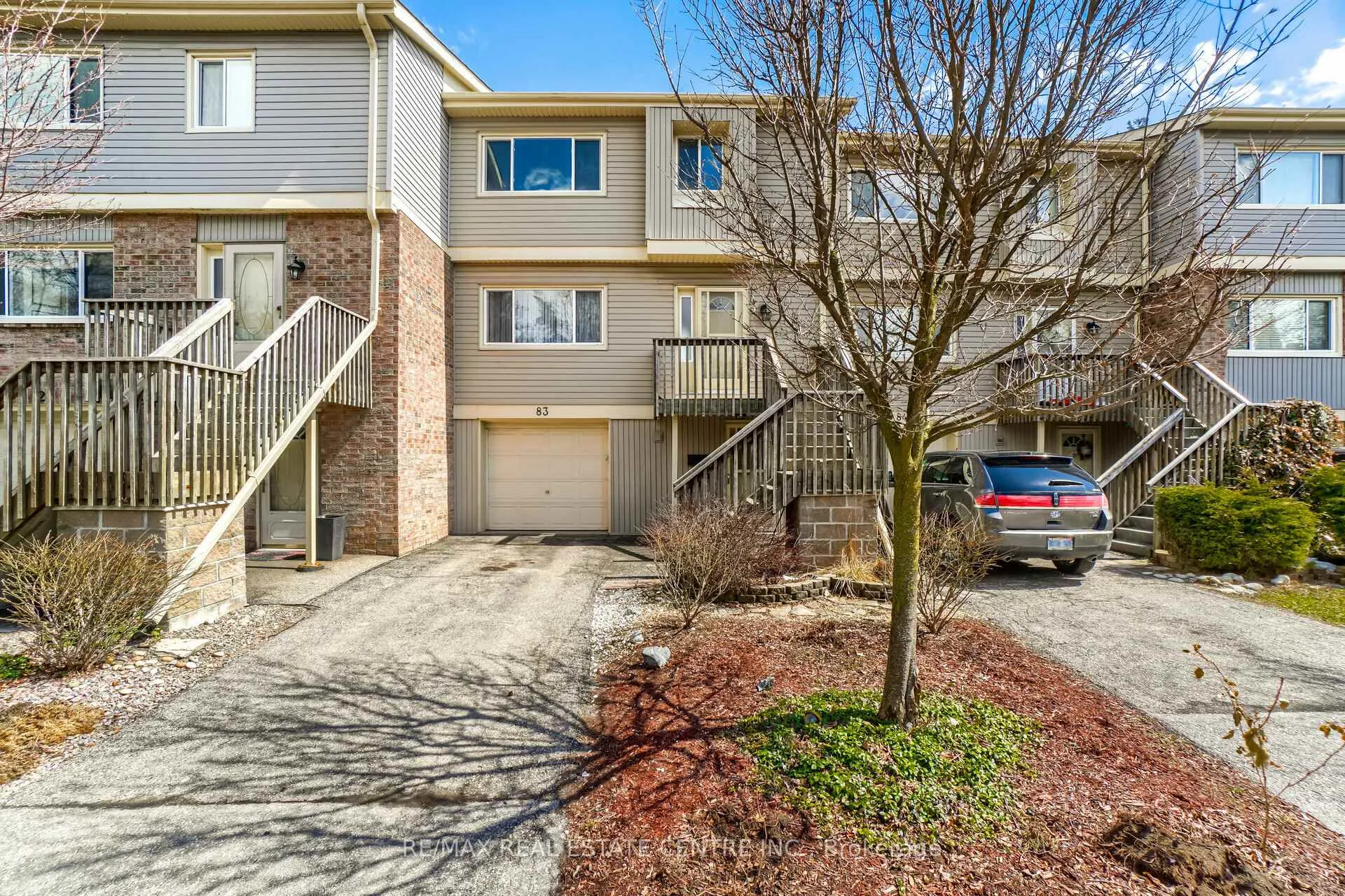 Photo 1 of 30 Green Valley Drive, Kitchener, Pioneer Park — HOMEH
