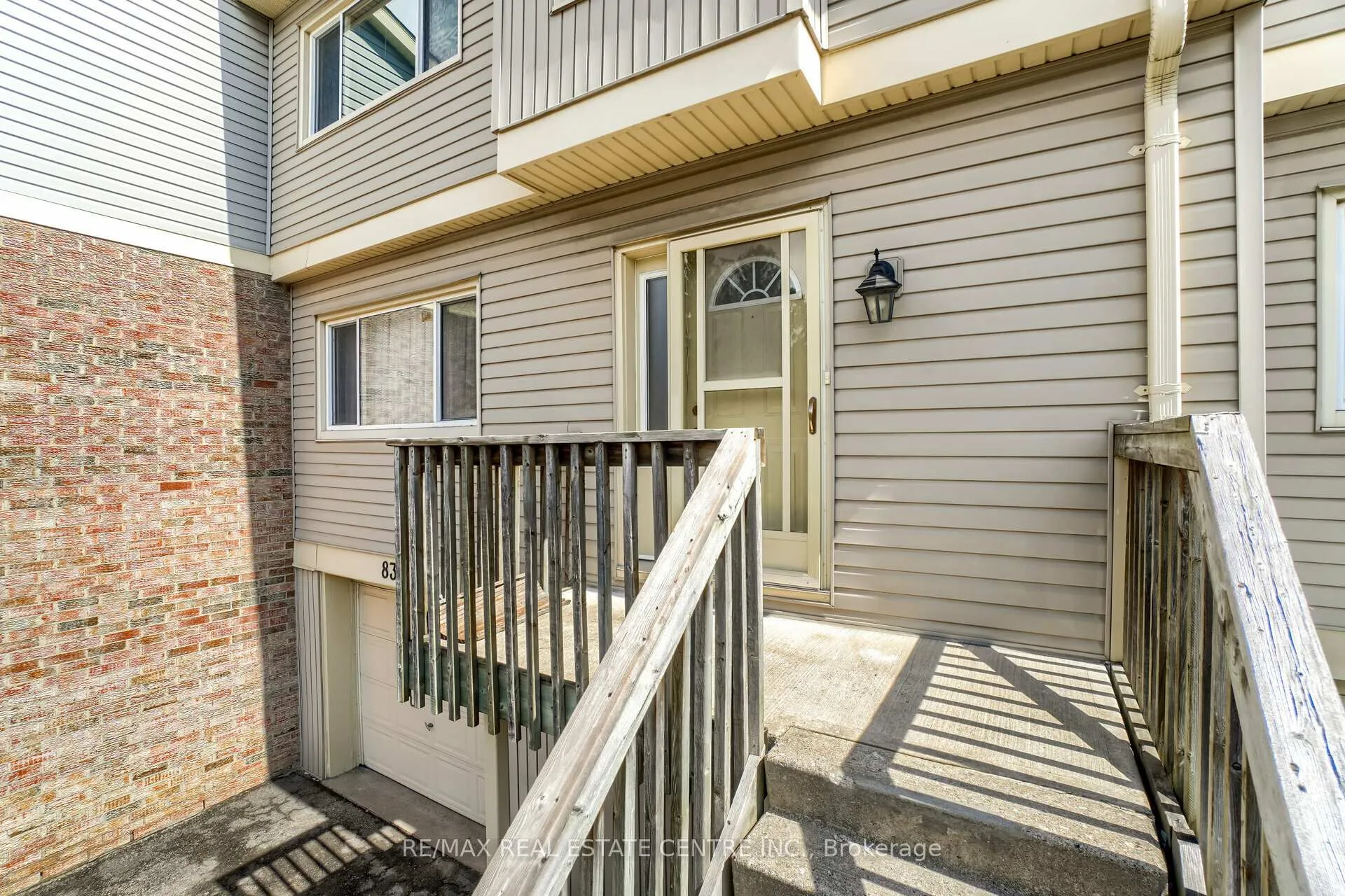 Photo 5 of 30 Green Valley Drive, Kitchener, Pioneer Park — HOMEH