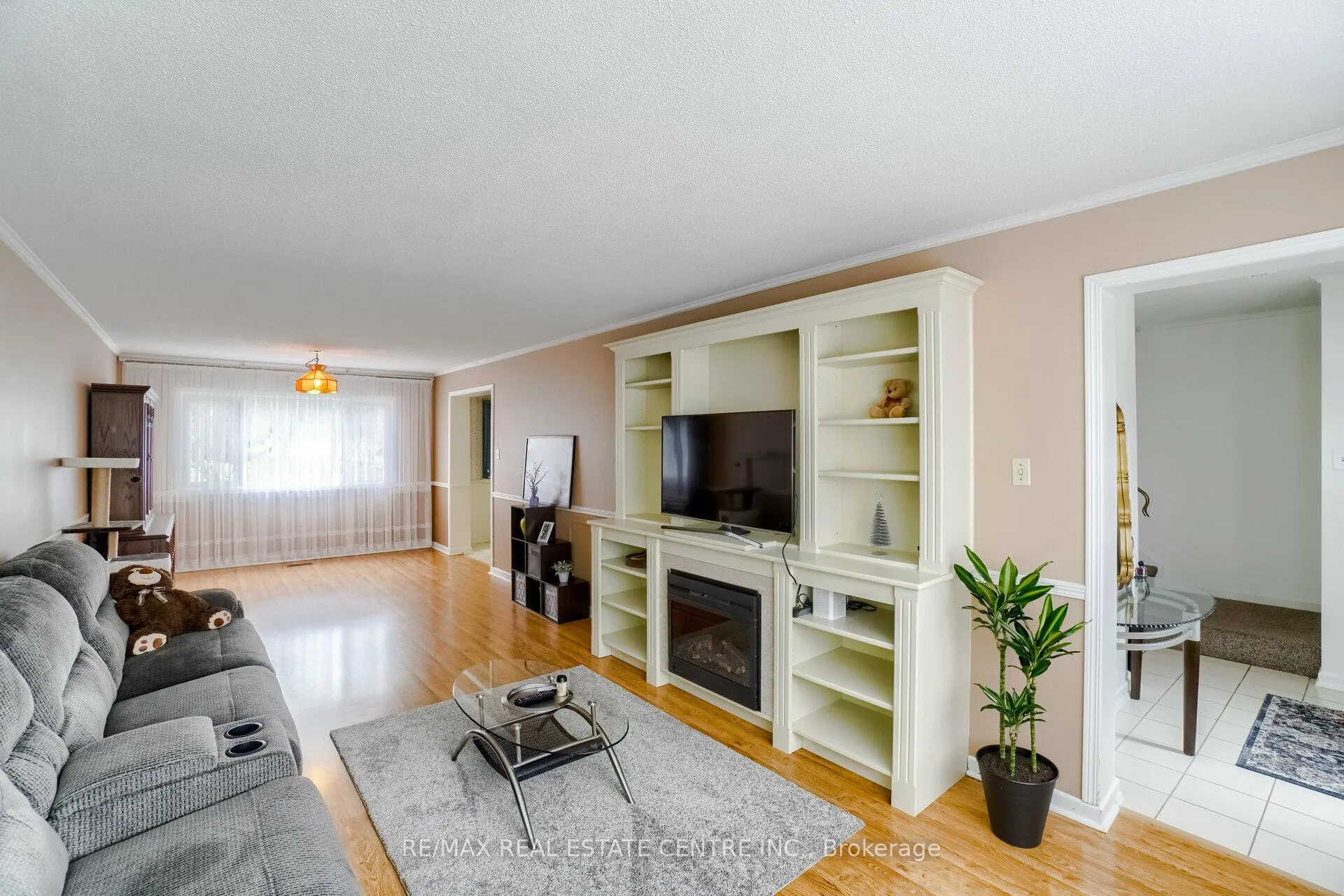 Photo 8 of 30 Green Valley Drive, Kitchener, Pioneer Park — HOMEH