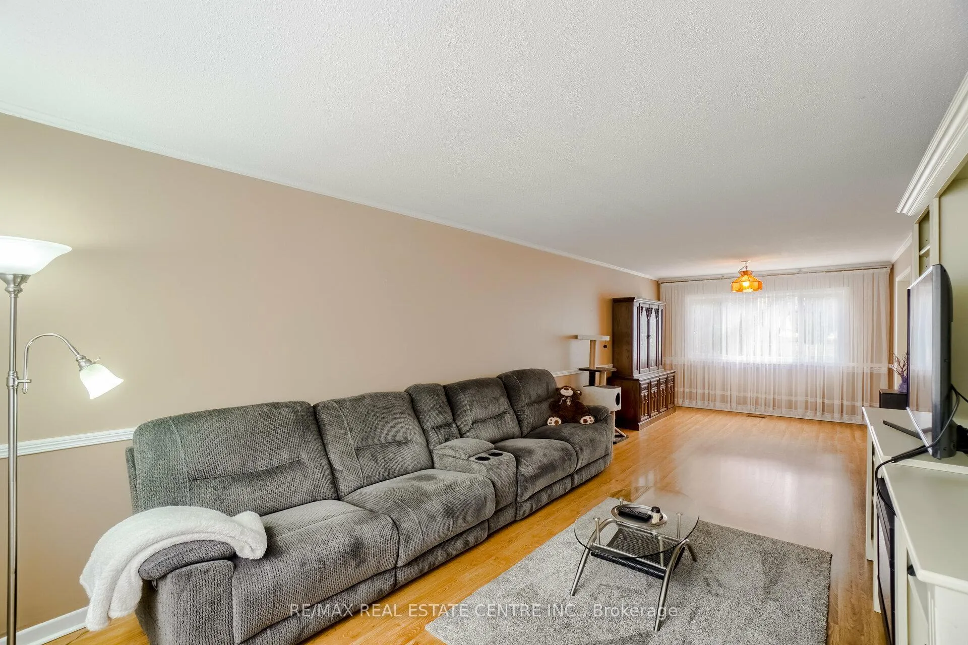 Photo 9 of 30 Green Valley Drive, Kitchener, Pioneer Park — HOMEH