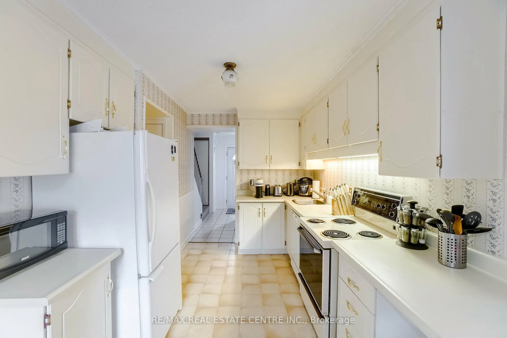 Photo 18 of 30 Green Valley Drive, Kitchener, Pioneer Park — HOMEH