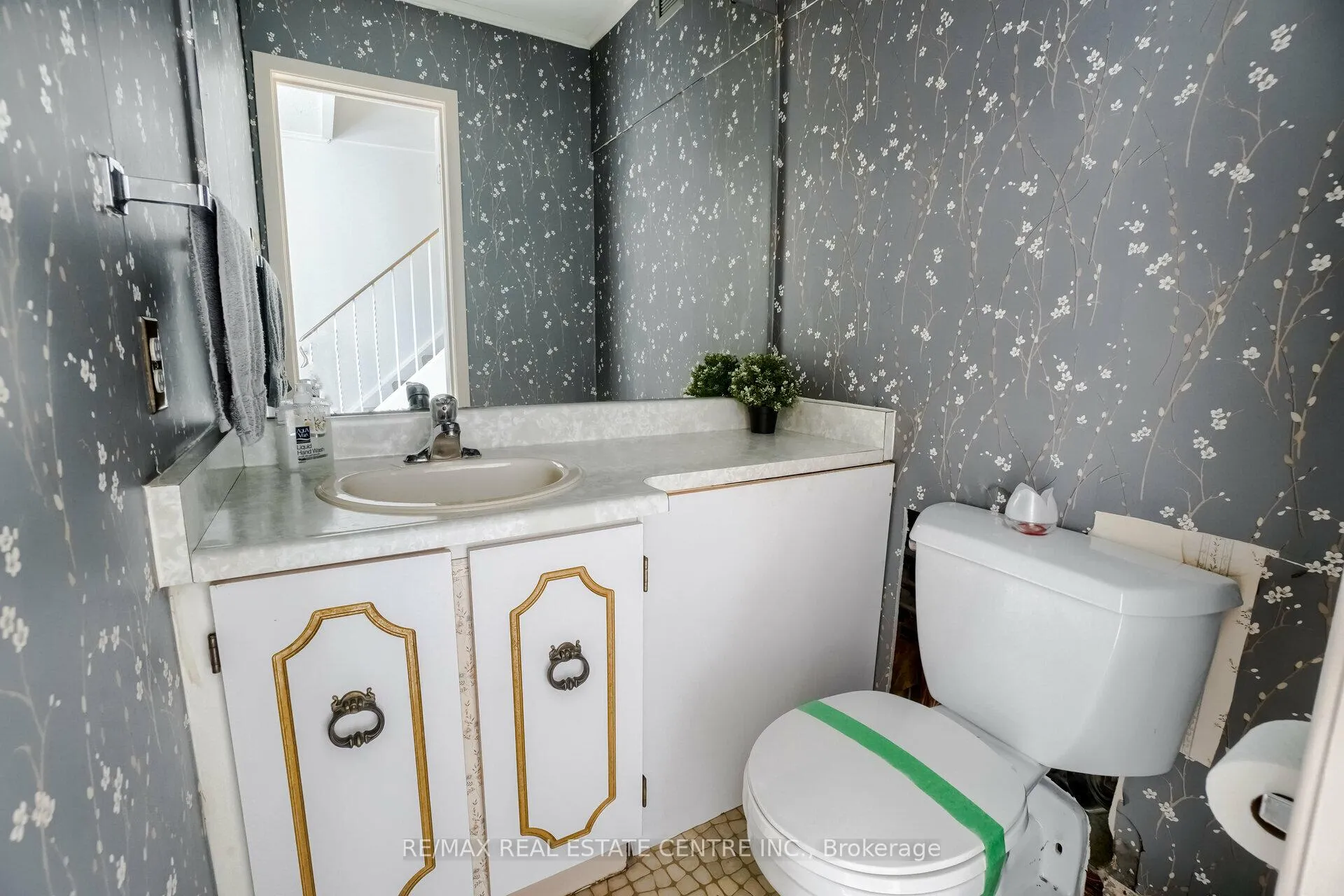 Photo 21 of 30 Green Valley Drive, Kitchener, Pioneer Park — HOMEH