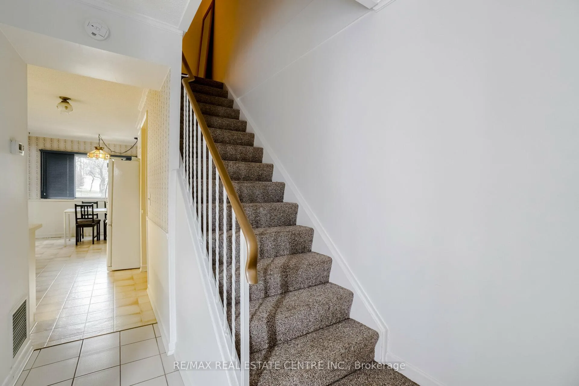 Photo 22 of 30 Green Valley Drive, Kitchener, Pioneer Park — HOMEH