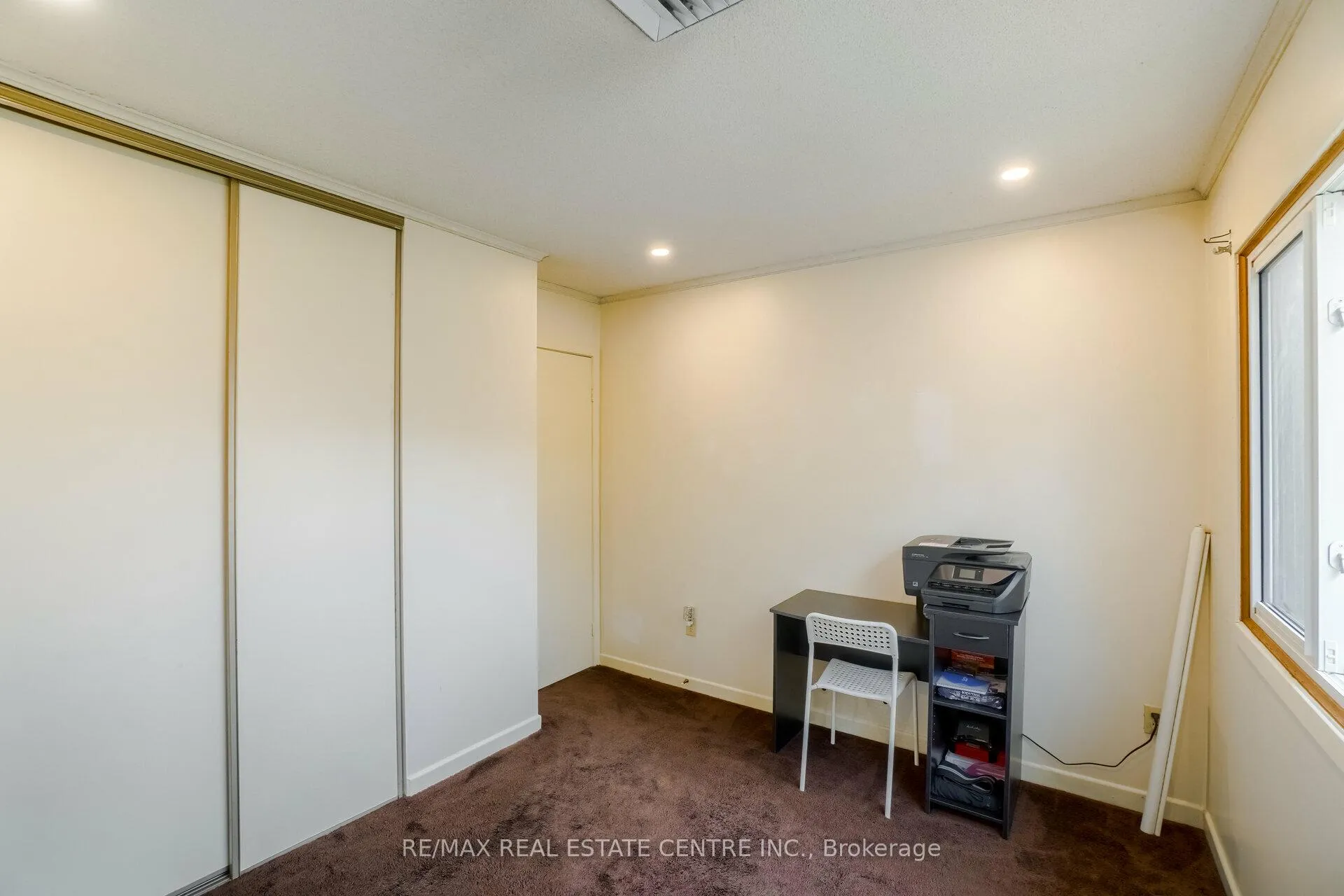 Photo 30 of 30 Green Valley Drive, Kitchener, Pioneer Park — HOMEH