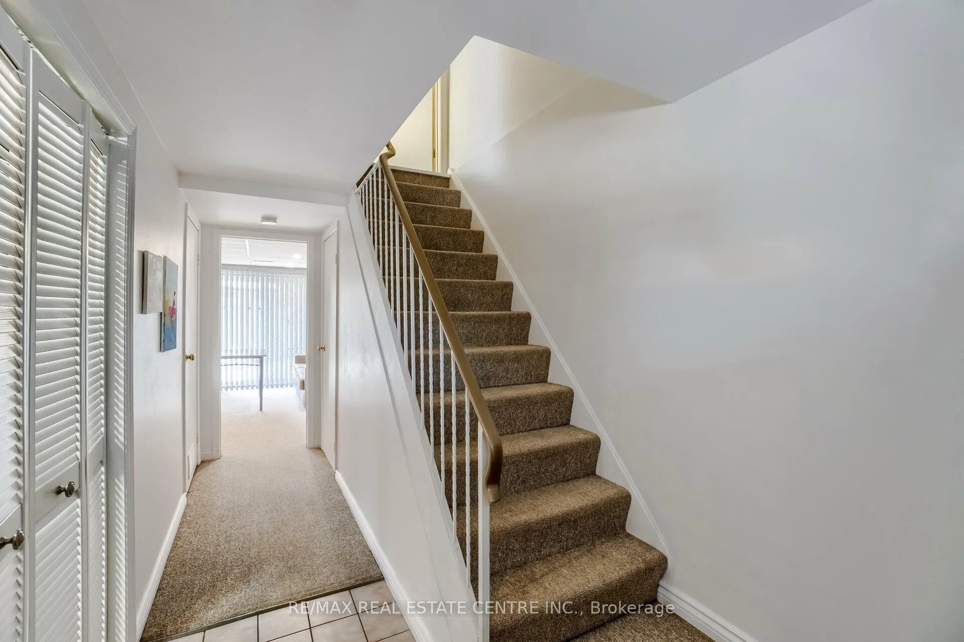 Photo 32 of 30 Green Valley Drive, Kitchener, Pioneer Park — HOMEH