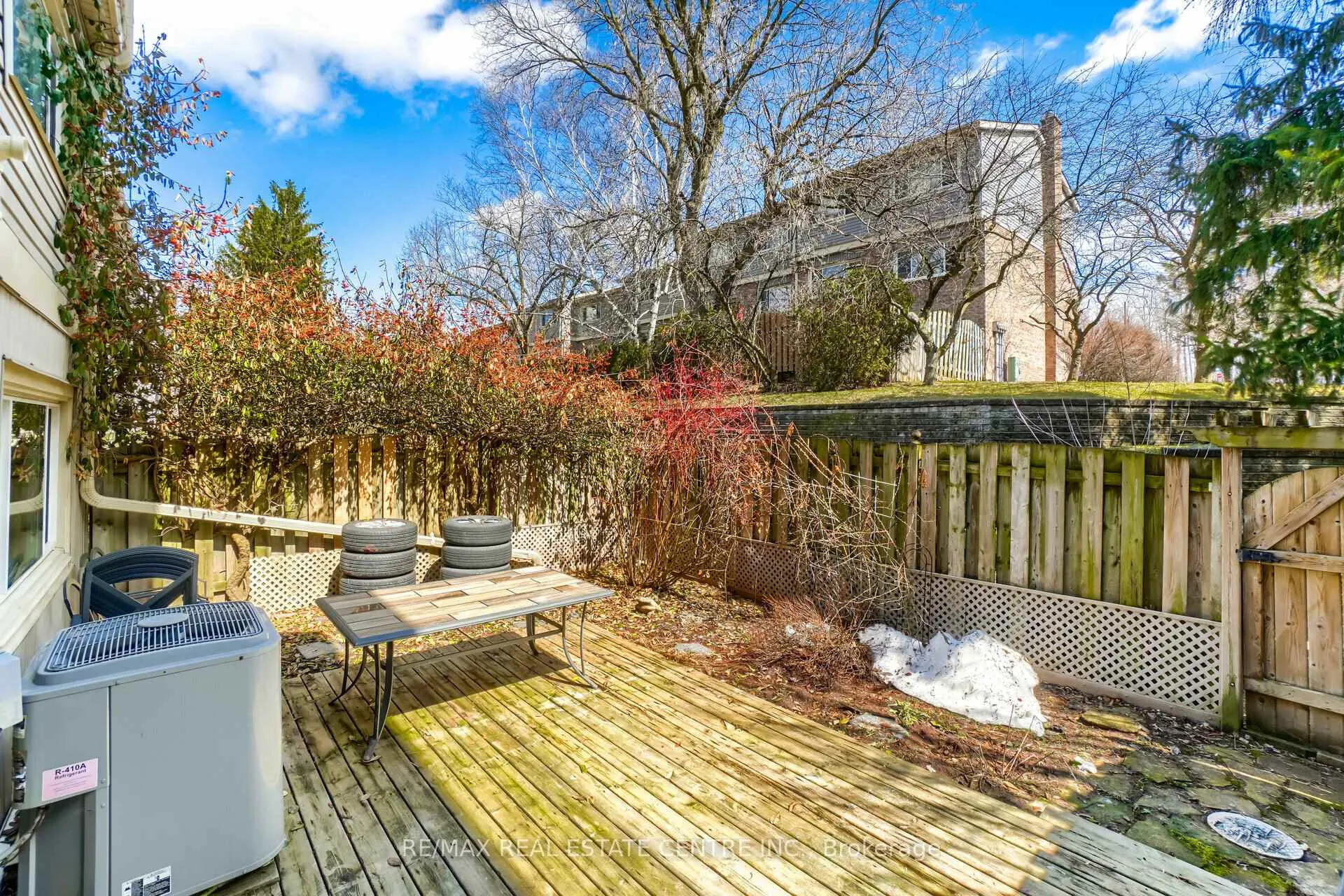 Photo 39 of 30 Green Valley Drive, Kitchener, Pioneer Park — HOMEH
