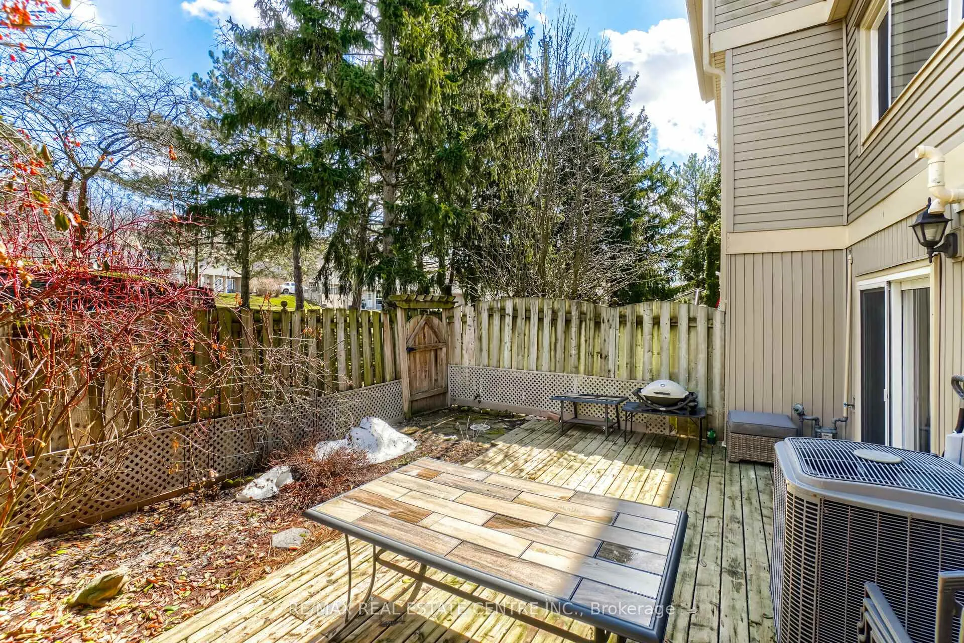 Photo 41 of 30 Green Valley Drive, Kitchener, Pioneer Park — HOMEH