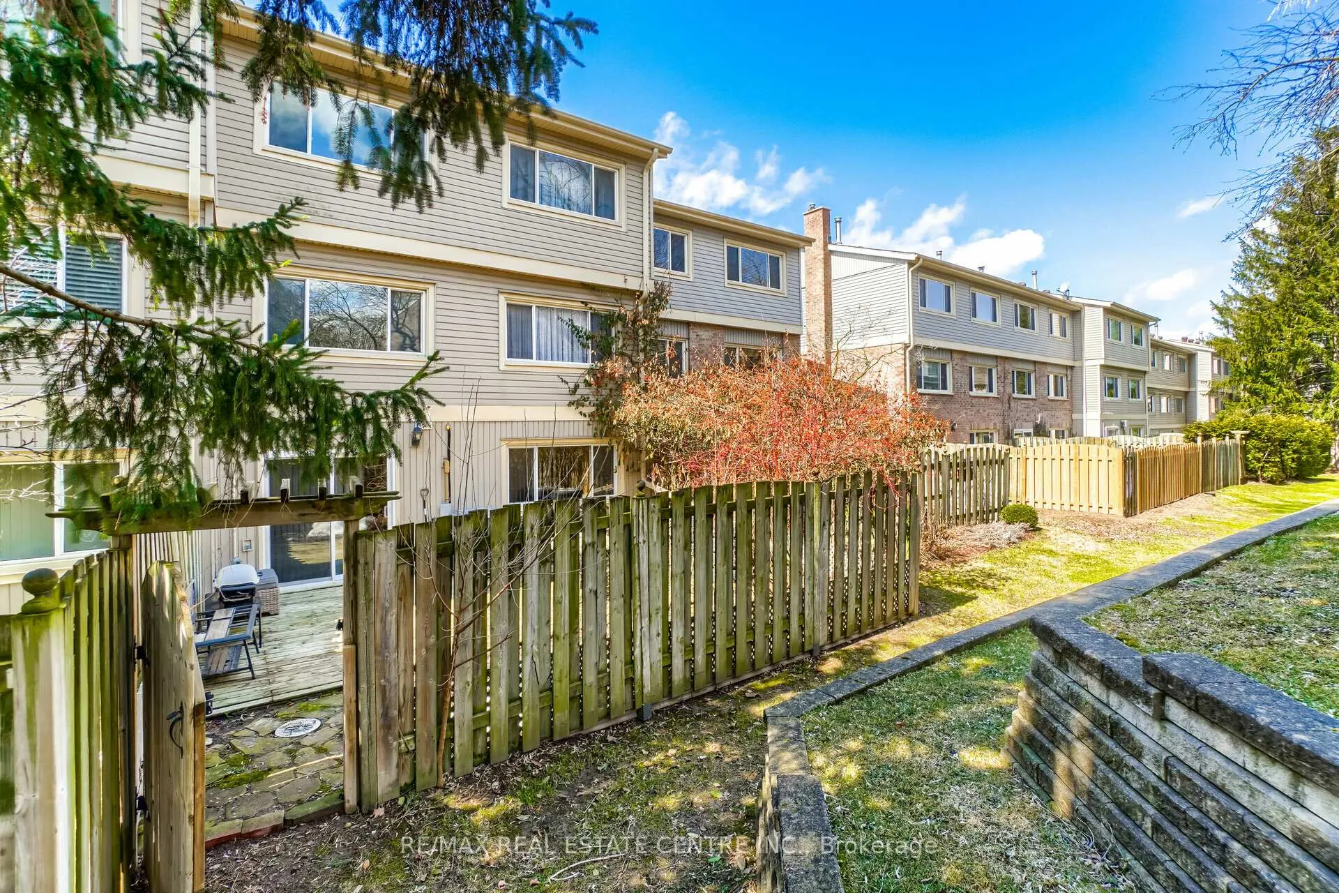 Photo 42 of 30 Green Valley Drive, Kitchener, Pioneer Park — HOMEH