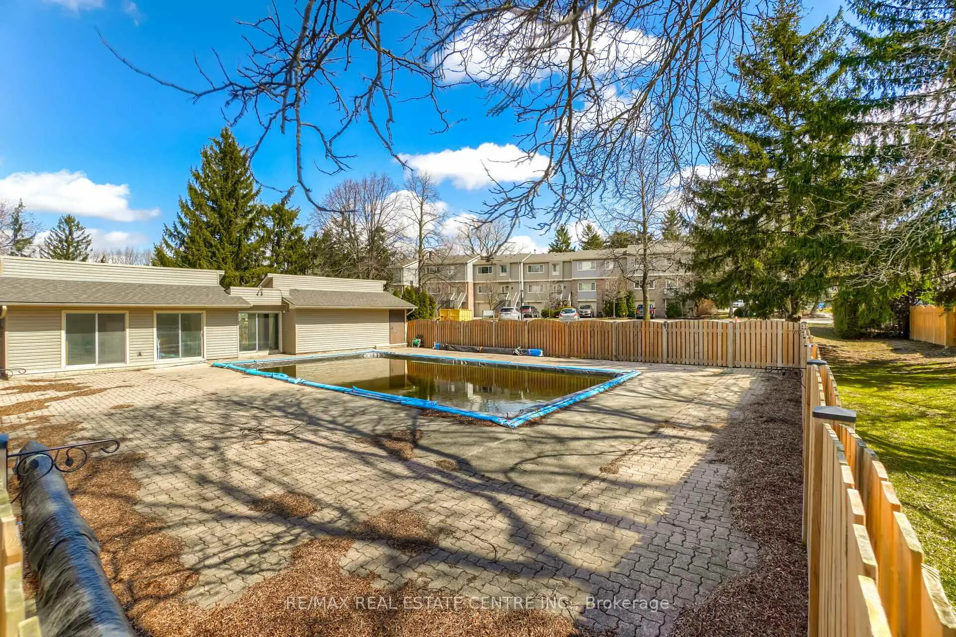 Photo 43 of 30 Green Valley Drive, Kitchener, Pioneer Park — HOMEH