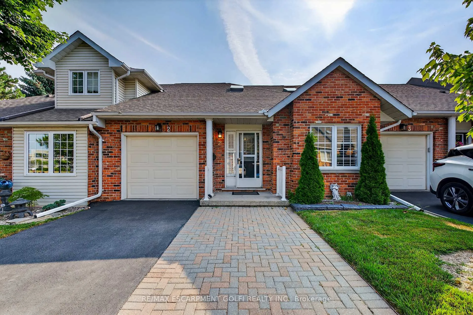 Front of Unit 2, 810 Golf Links Road