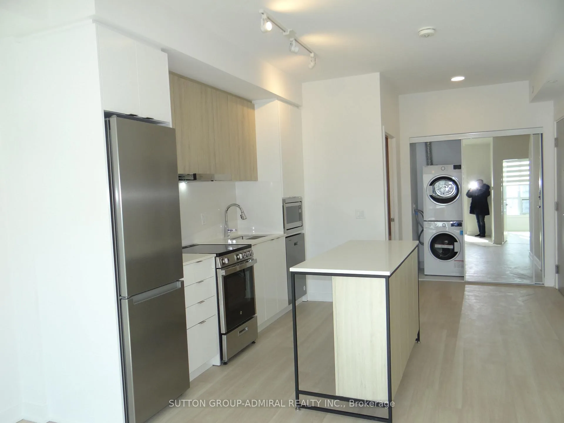 Photo 16 of Unit 1111, 30 Upper Mall Way, Vaughan, Brownridge — HOMEH