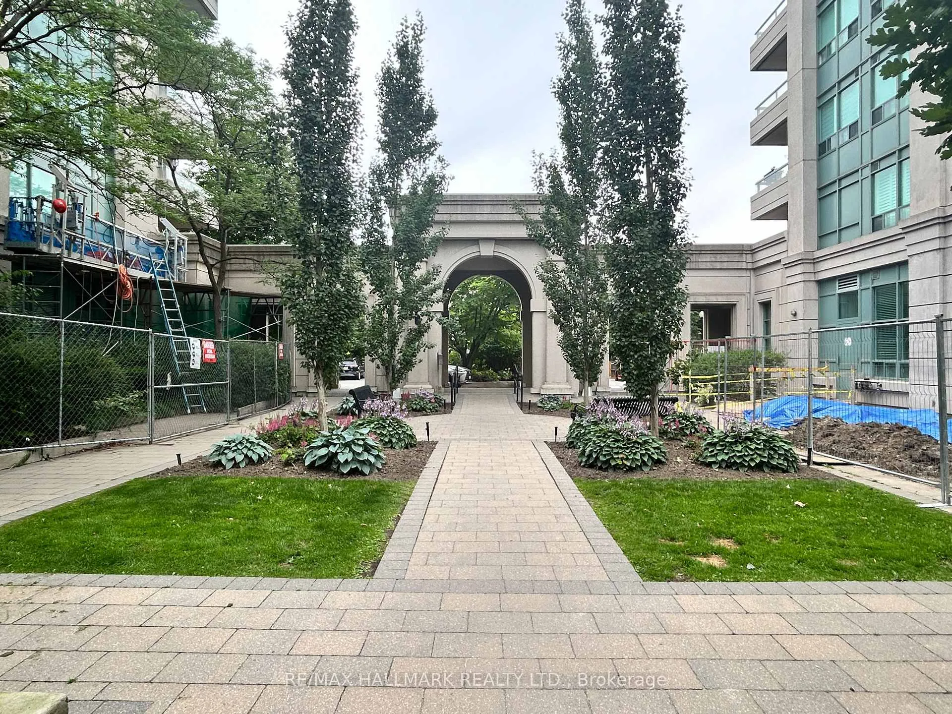 Photo 9 of Unit PH206, 1 Emerald Lane, Vaughan, Crestwood-Springfarm-Yorkhill — HOMEH