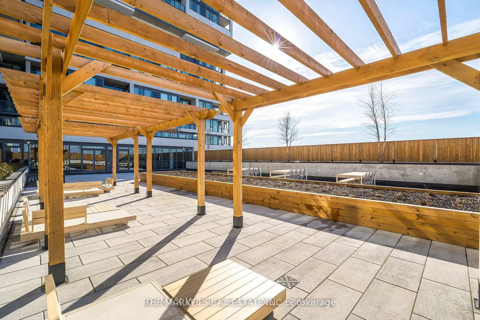 Photo 2 of Unit 821, 859 The Queensway, Etobicoke, Stonegate-Queensway — HOMEH