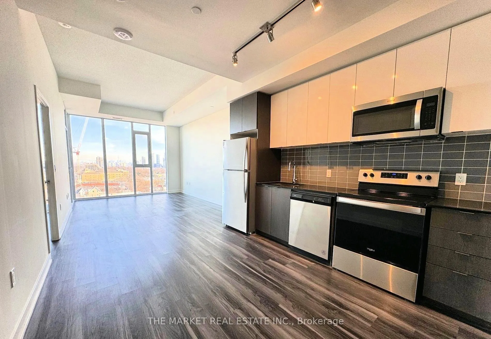 Photo 5 of Unit 821, 859 The Queensway, Etobicoke, Stonegate-Queensway — HOMEH