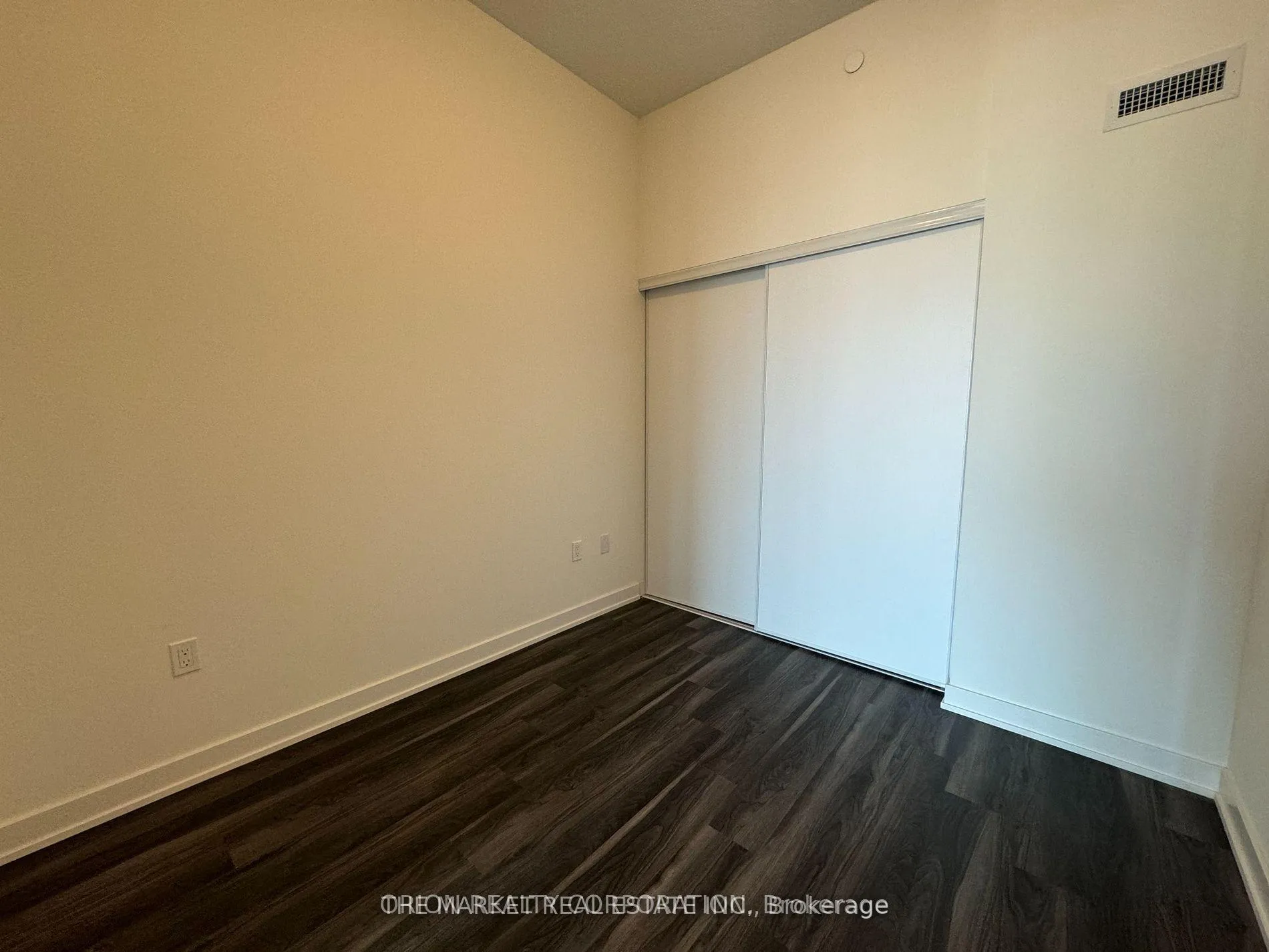 Photo 7 of Unit 821, 859 The Queensway, Etobicoke, Stonegate-Queensway — HOMEH