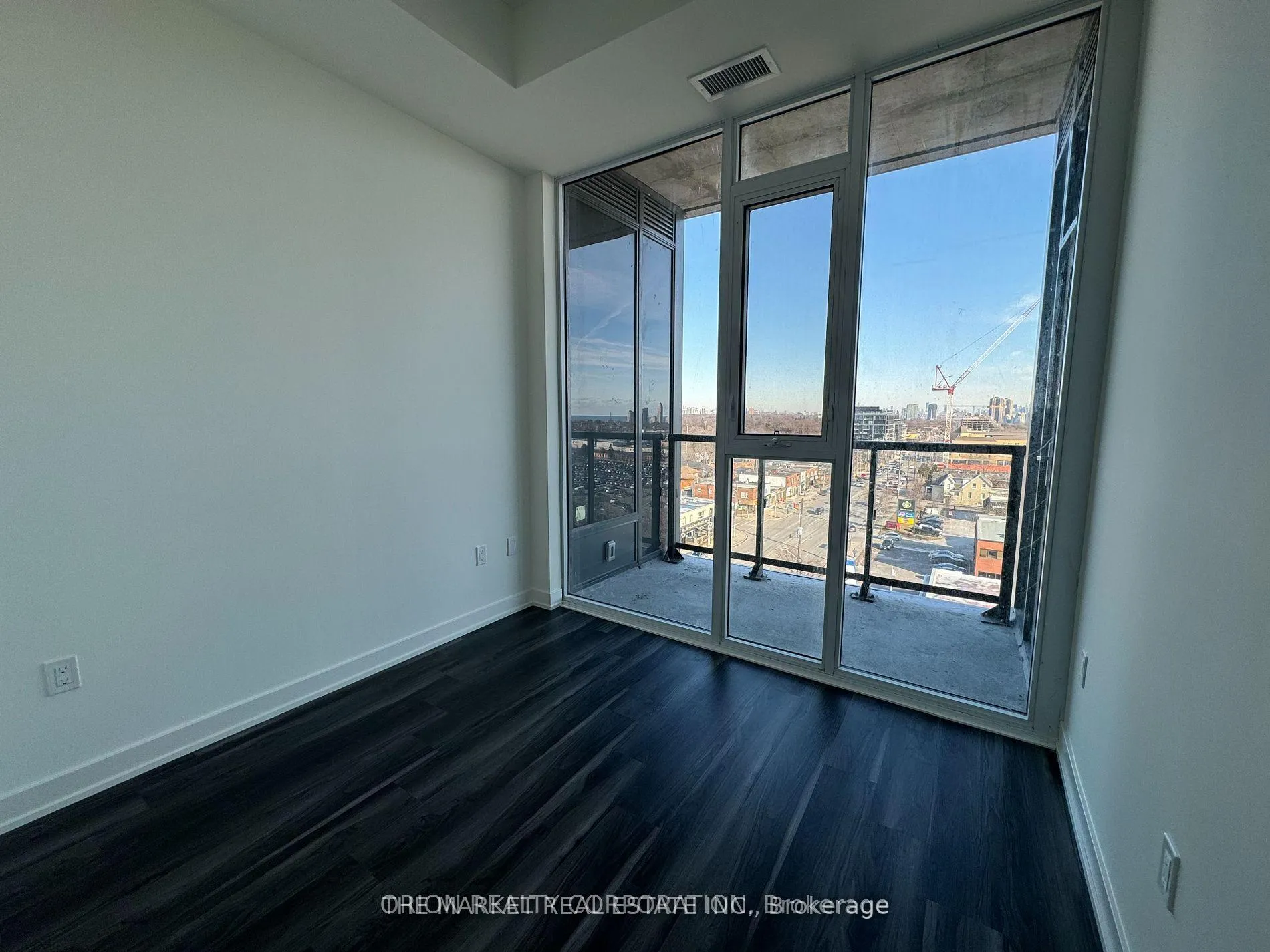 Photo 8 of Unit 821, 859 The Queensway, Etobicoke, Stonegate-Queensway — HOMEH