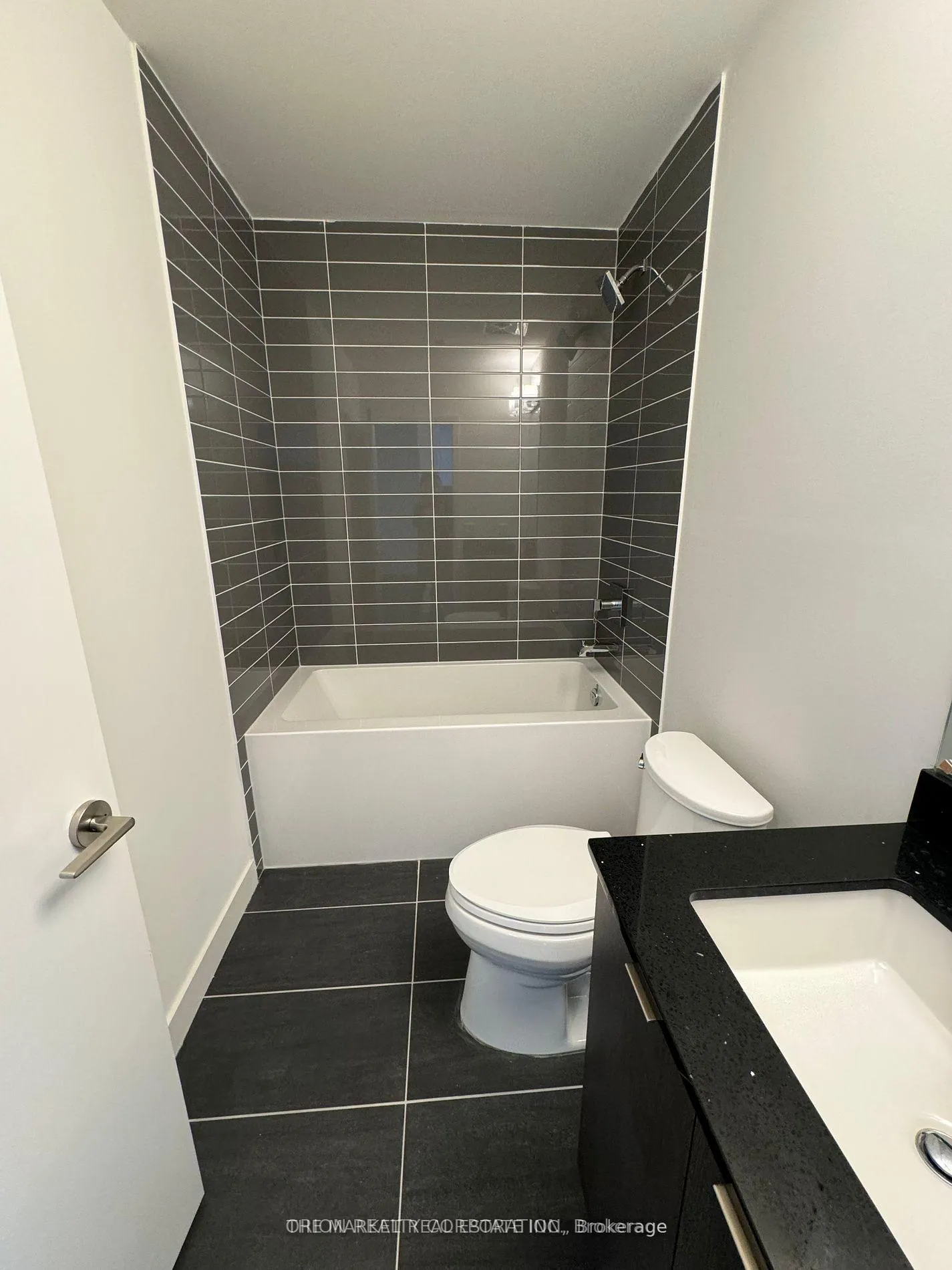 Photo 9 of Unit 821, 859 The Queensway, Etobicoke, Stonegate-Queensway — HOMEH