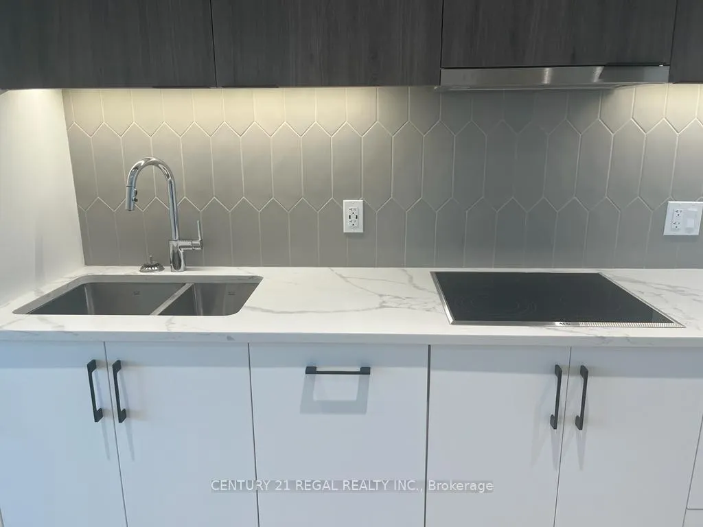 Photo 4 of Unit 902, 741 King Street W, Kitchener, KW Hospital — HOMEH
