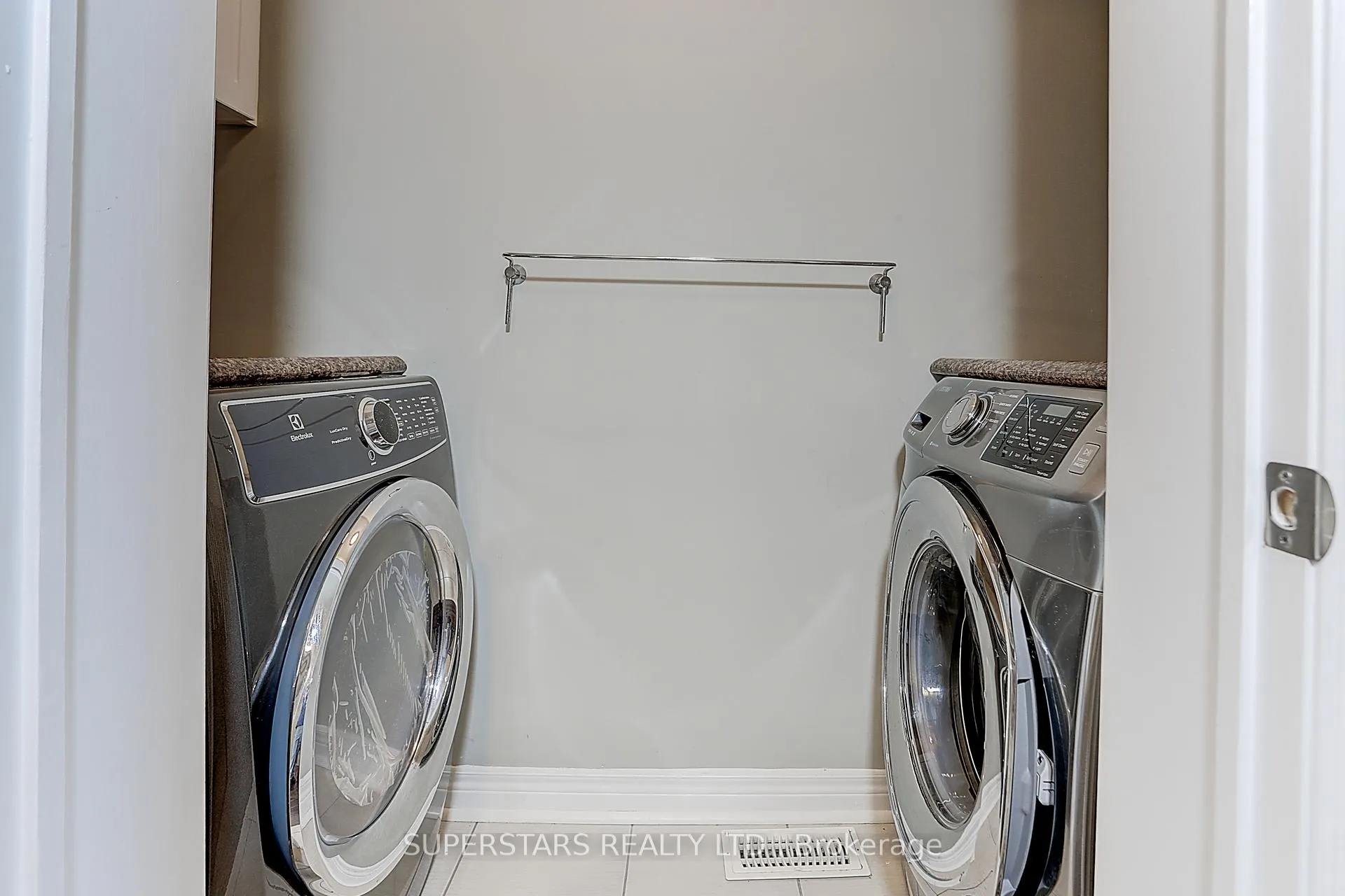 Photo 10 of 10264 Victoria Square Boulevard, Markham, Cathedraltown — HOMEH