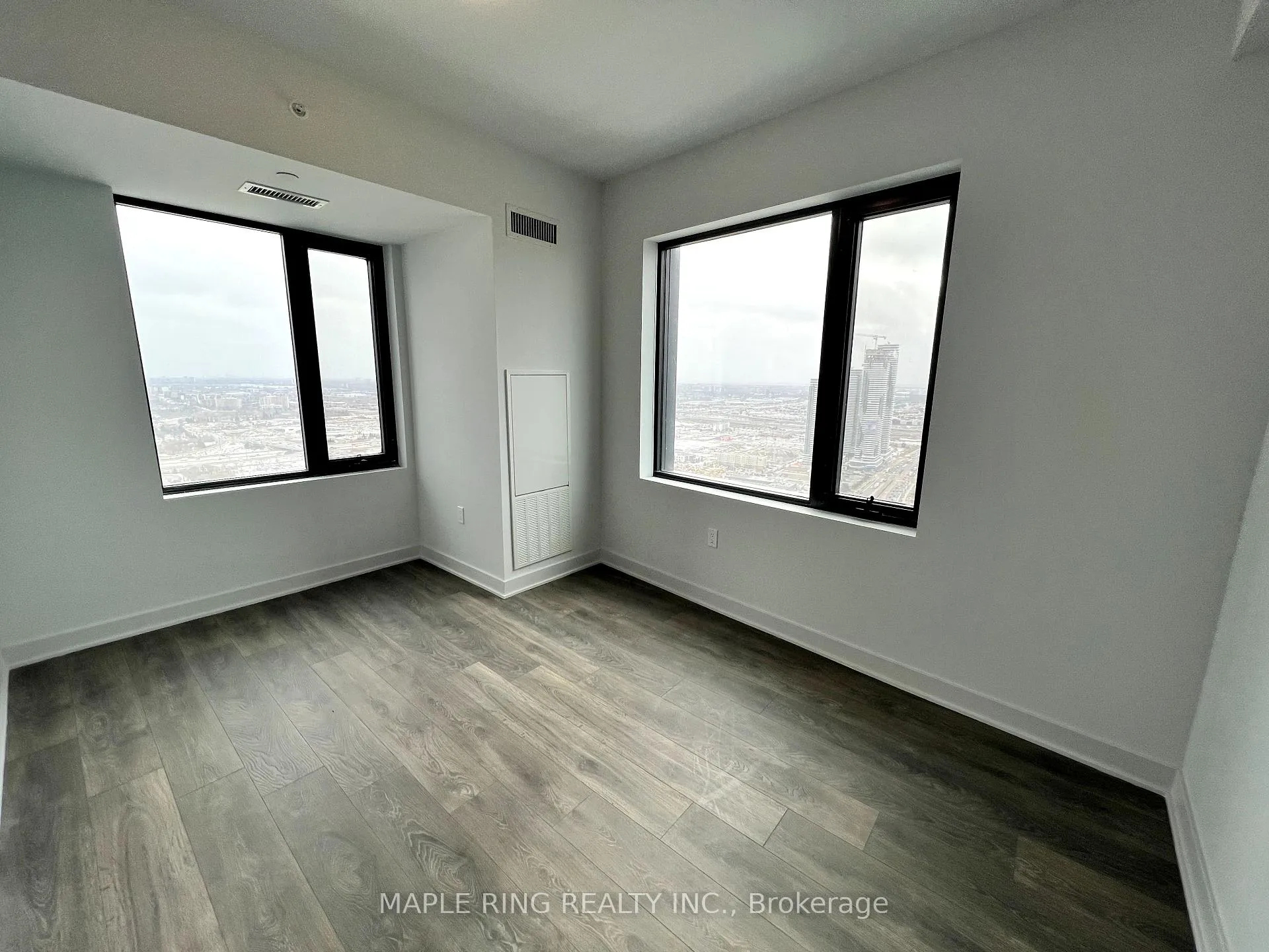 Photo 1 of Unit 4205, 2920 Highway 7 Road, Vaughan, Concord — HOMEH