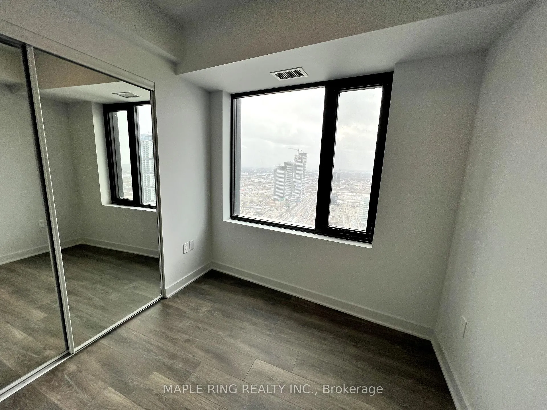 Photo 3 of Unit 4205, 2920 Highway 7 Road, Vaughan, Concord — HOMEH