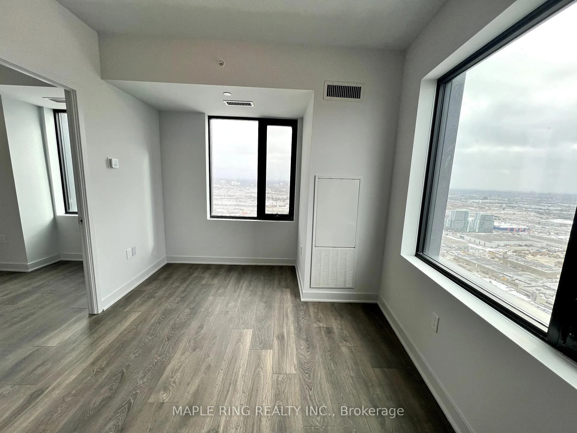 Photo 5 of Unit 4205, 2920 Highway 7 Road, Vaughan, Concord — HOMEH