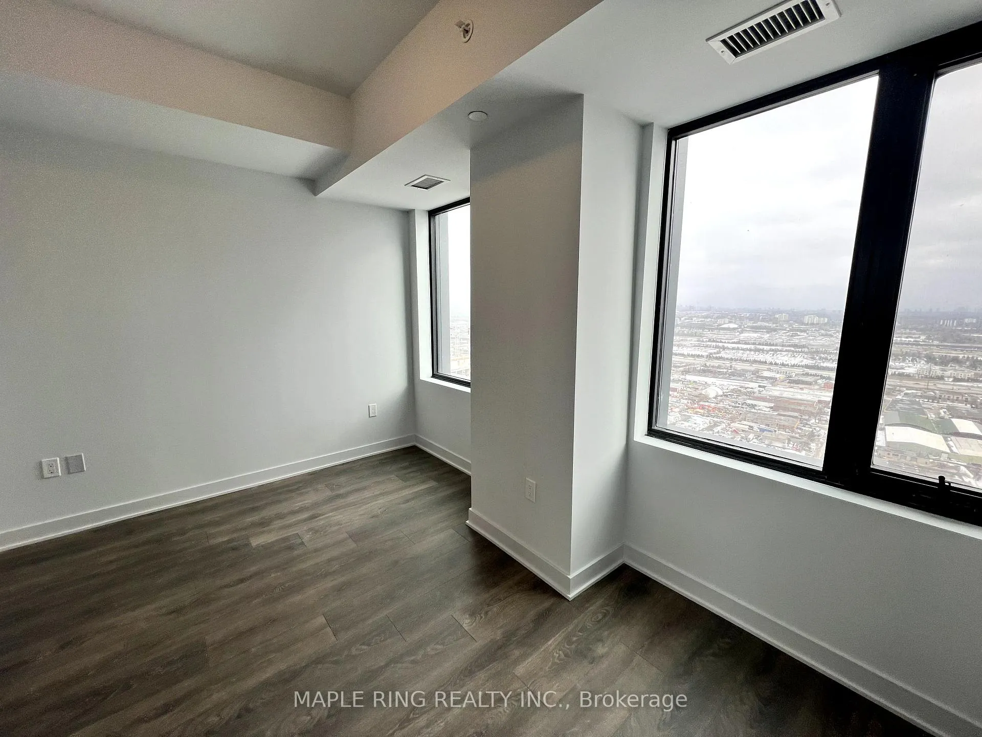 Photo 7 of Unit 4205, 2920 Highway 7 Road, Vaughan, Concord — HOMEH
