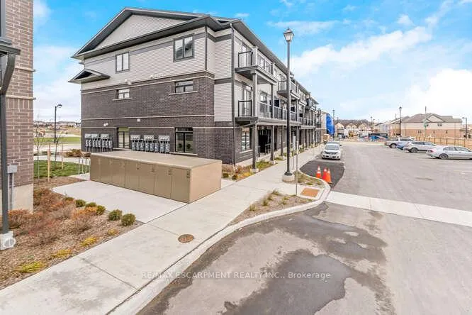 Photo 2 of 76 Wheat Lane, Kitchener — HOMEH