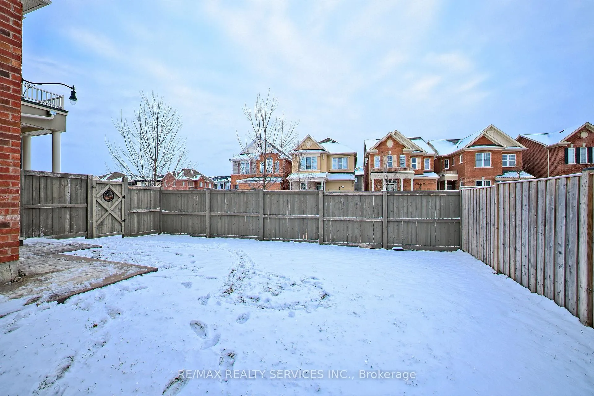 Photo 4 of 2 Redfern Street, Brampton, Northwest Brampton — HOMEH